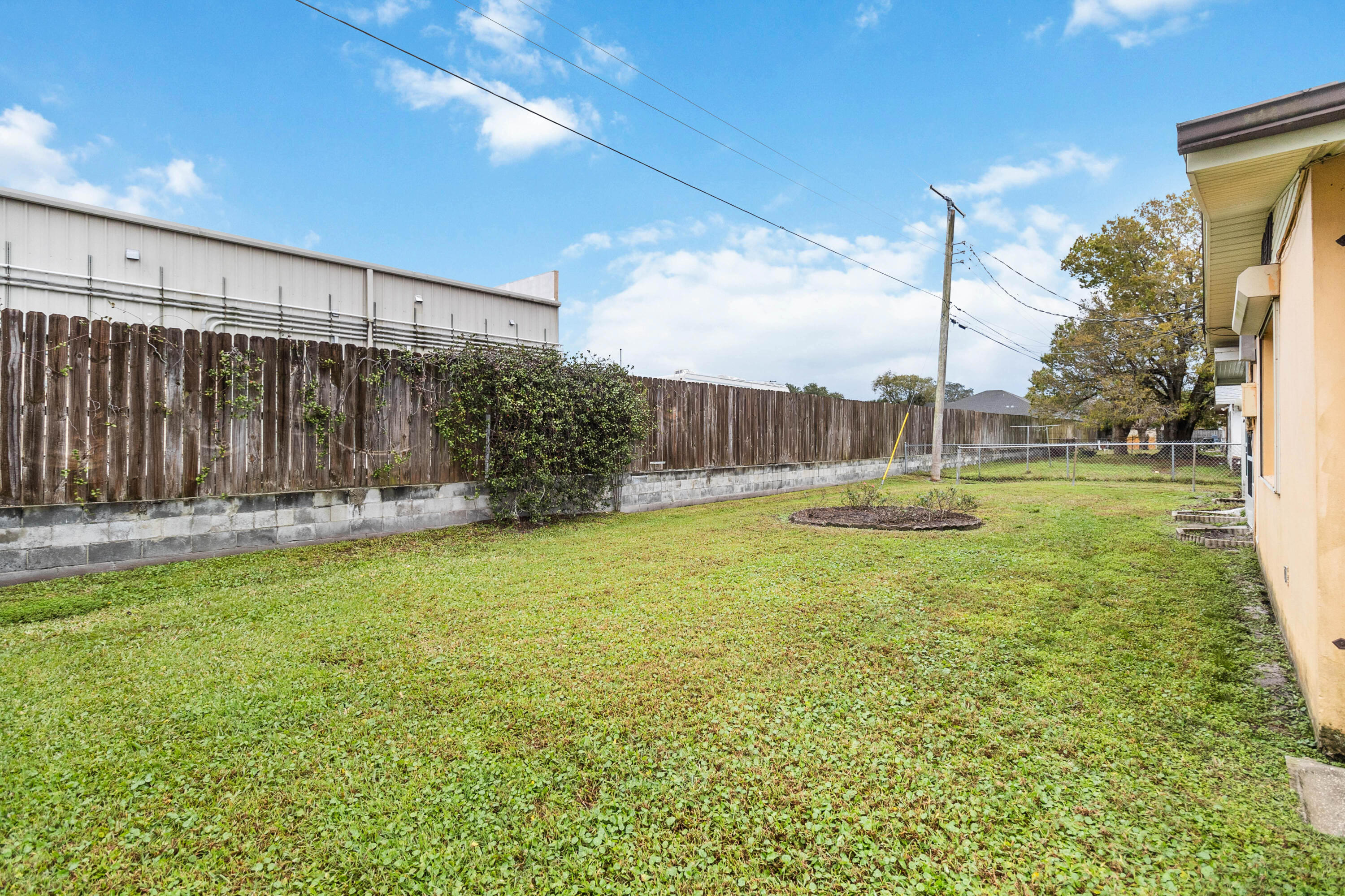 1530 Windward