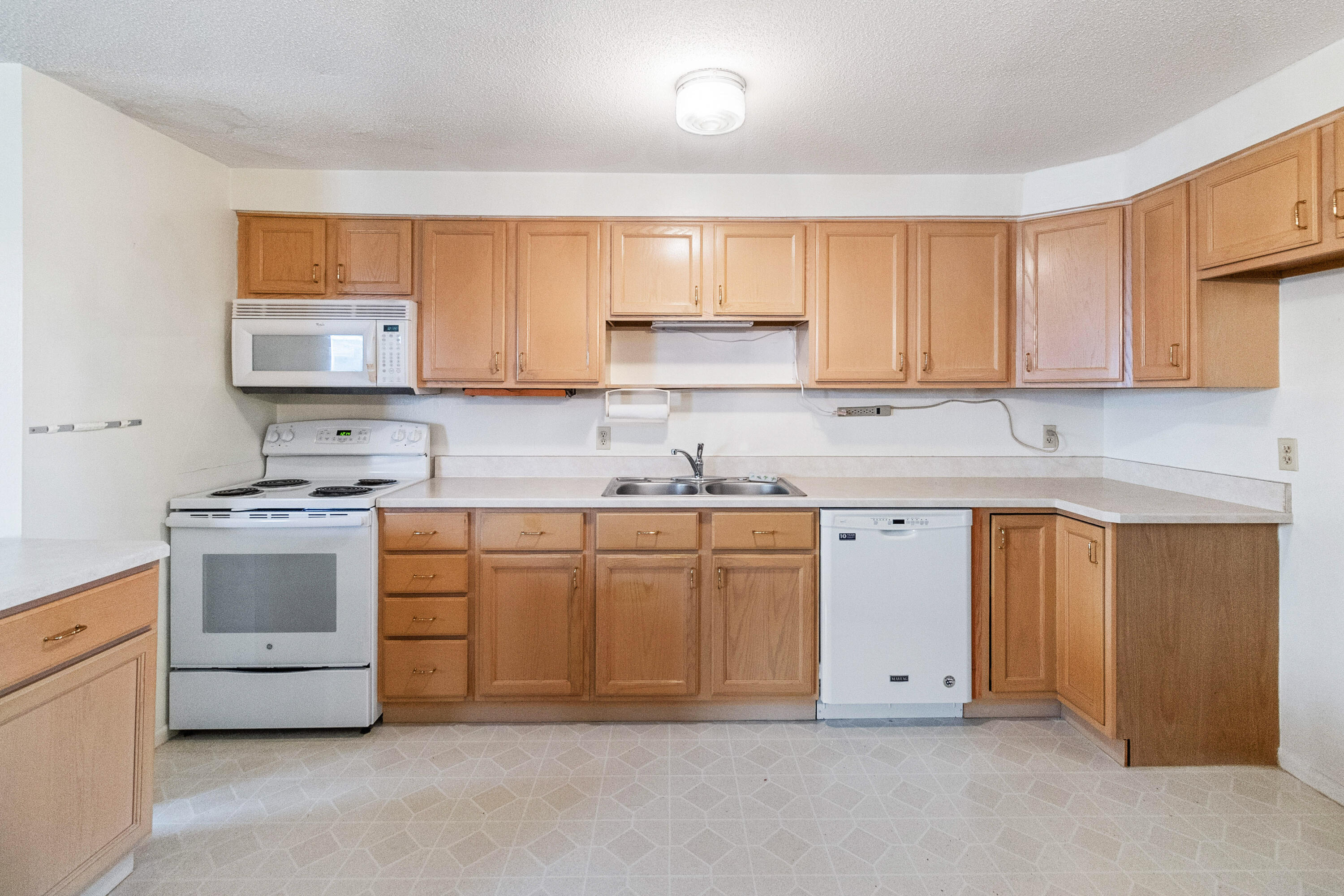 1530 Windward