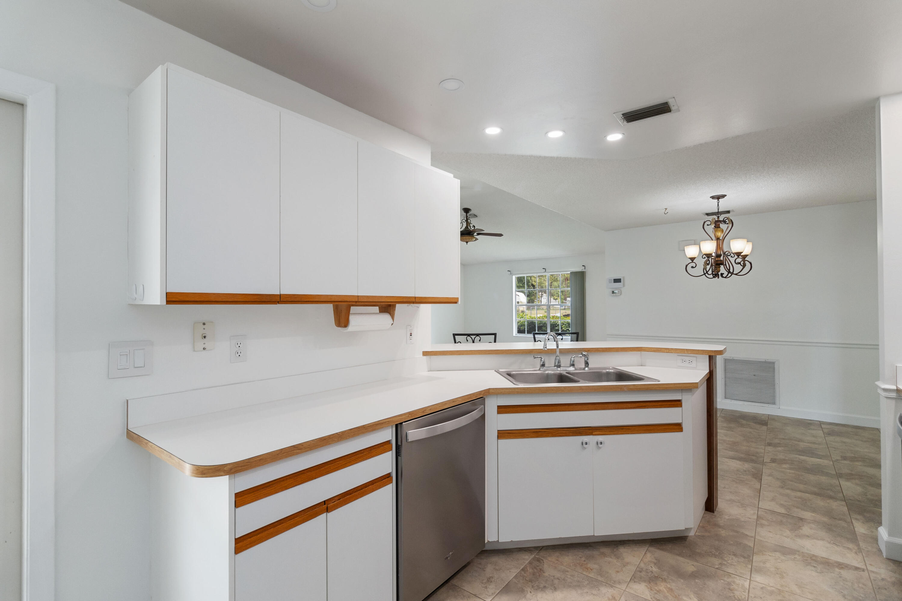 538 Boxthorn Avenue NW