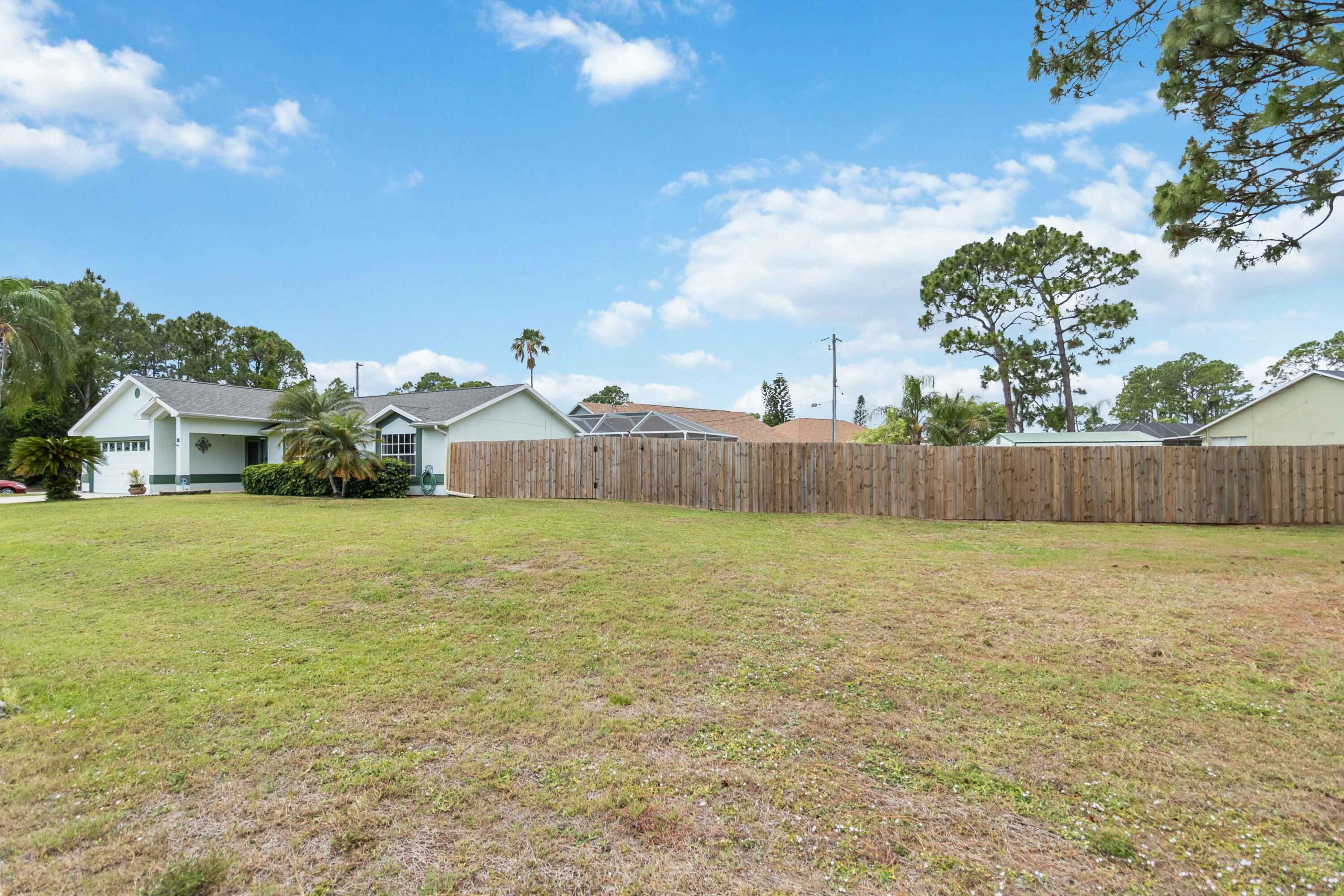 538 Boxthorn Avenue NW