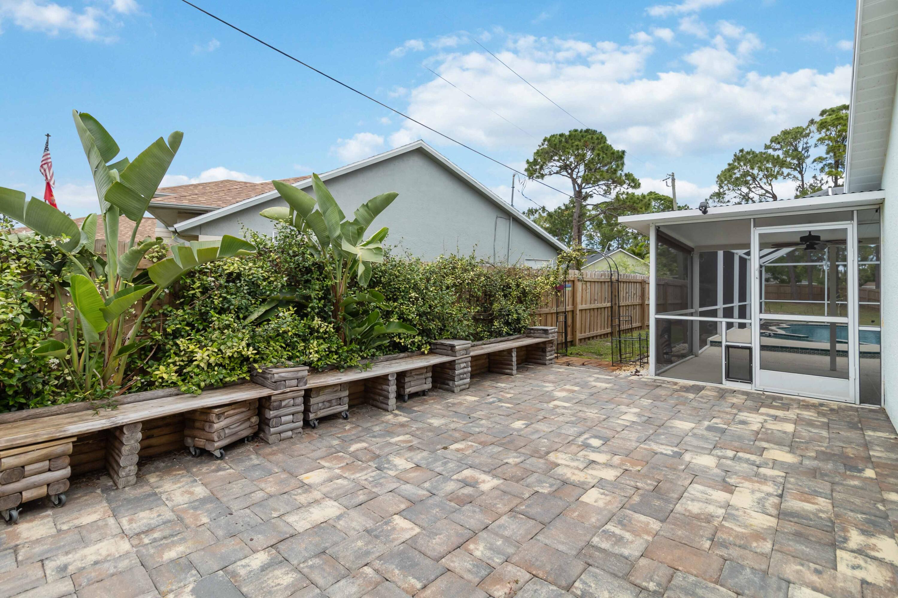 538 Boxthorn Avenue NW