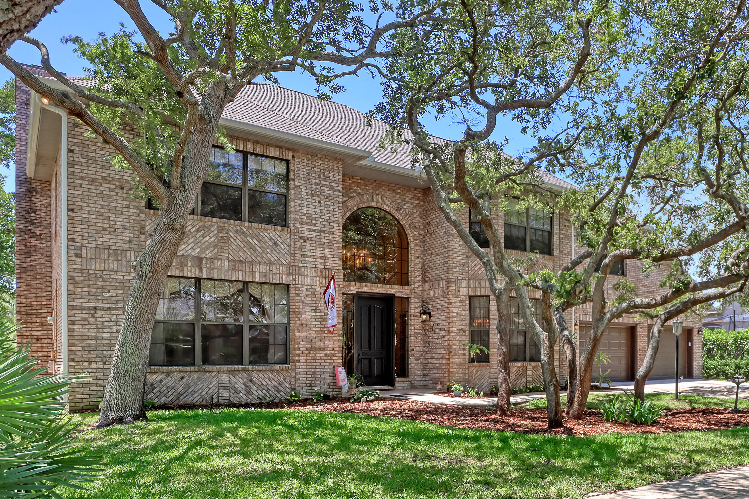 561 Nightingale Drive