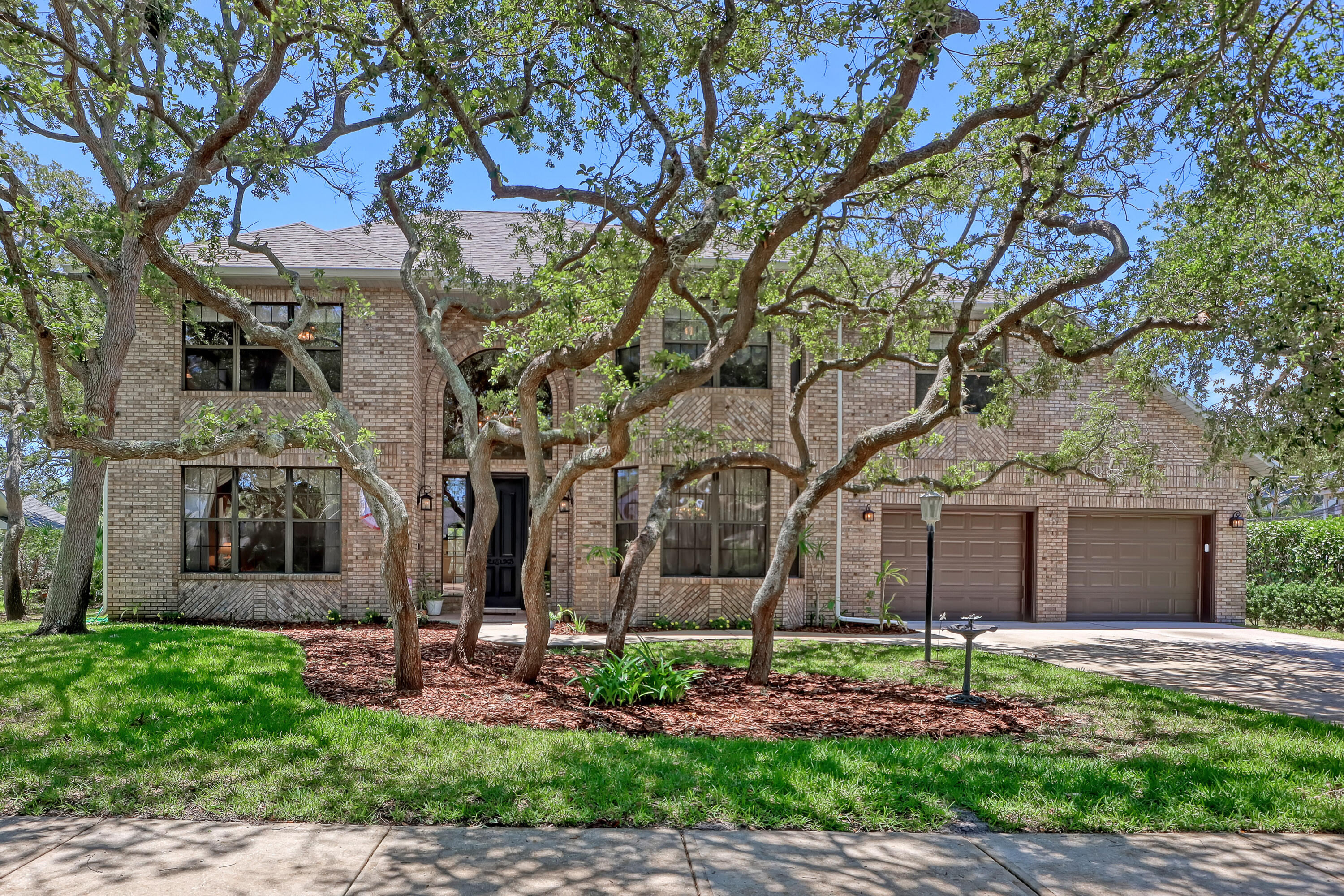 561 Nightingale Drive