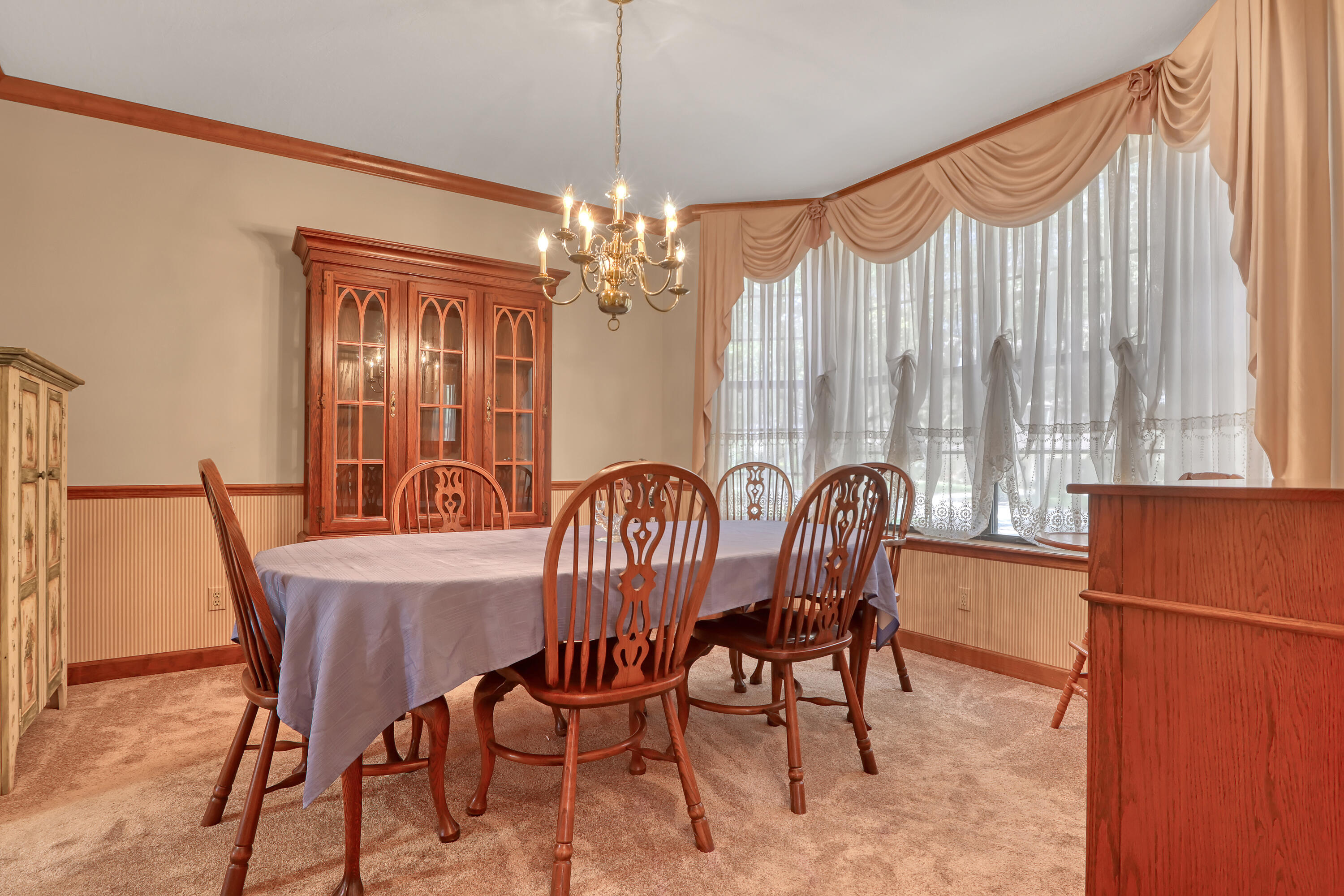 561 Nightingale Drive