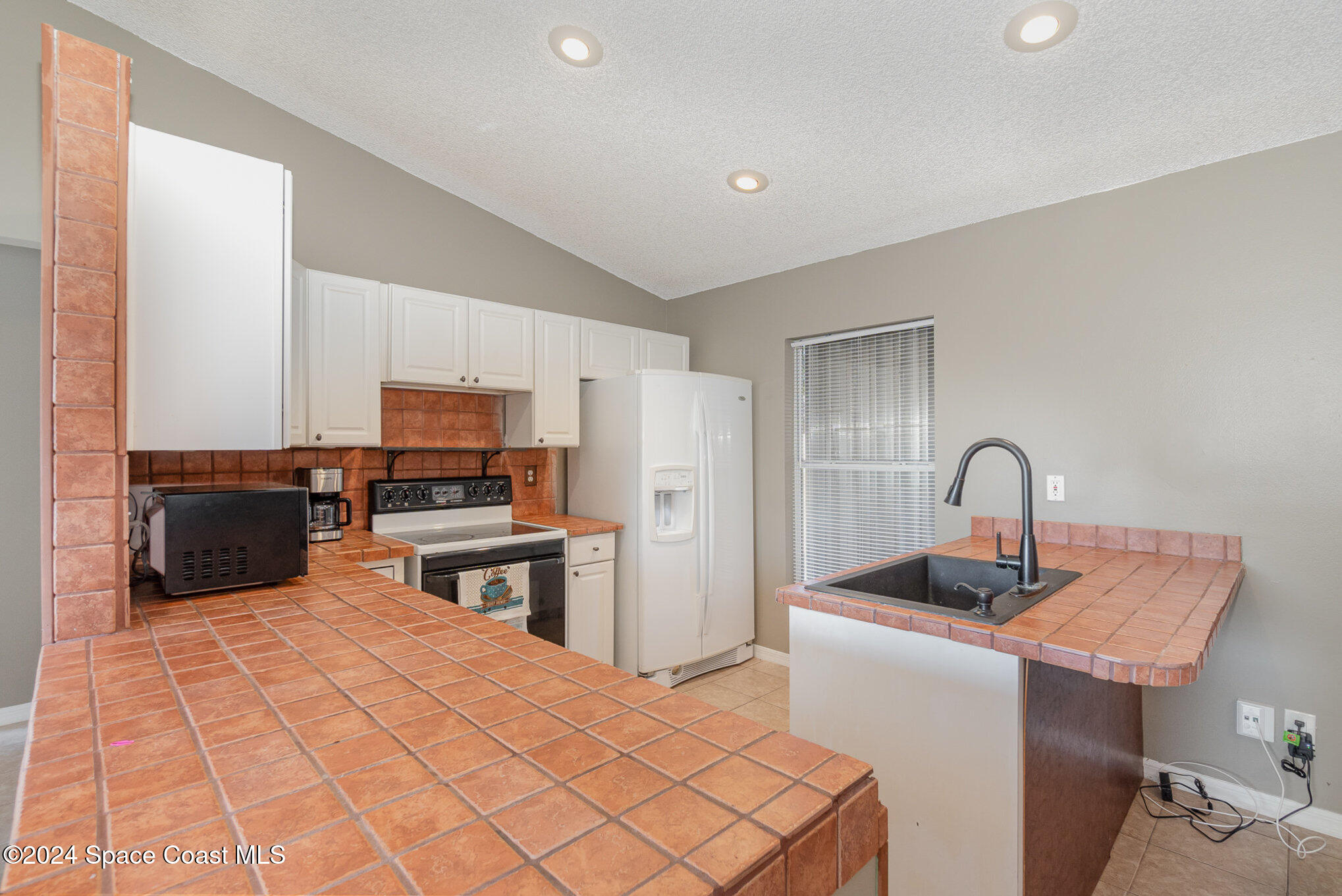 1537 Hero Street SE