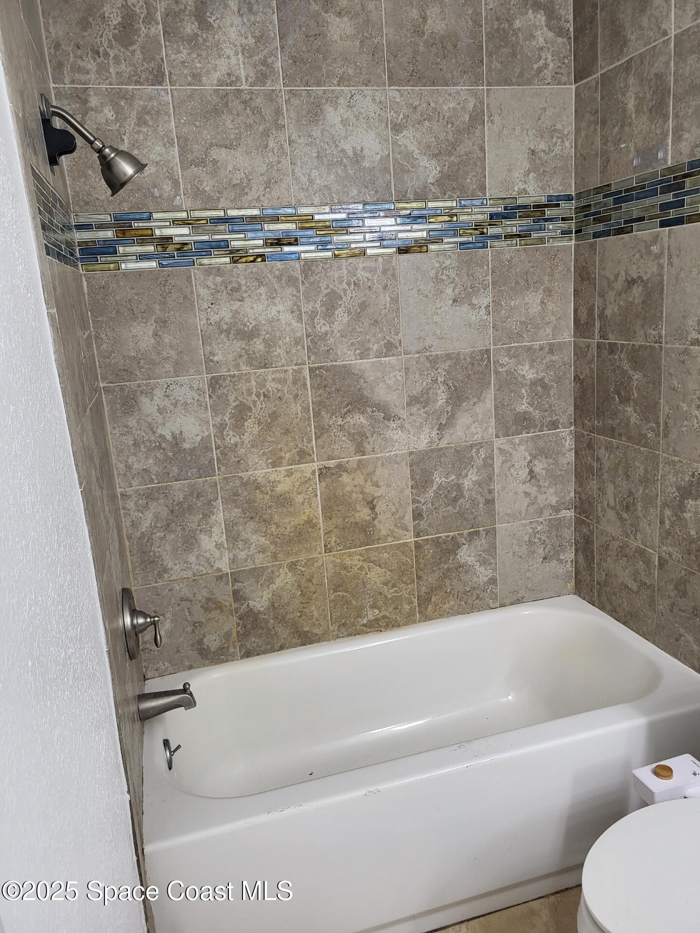 2005 Carlton Drive, 3