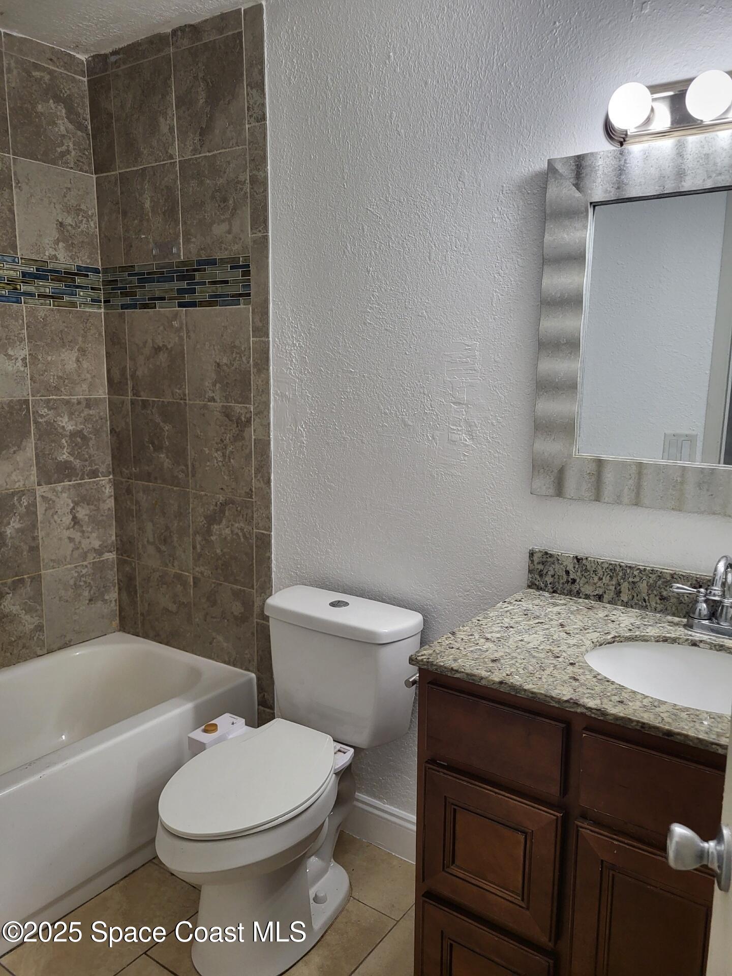 2005 Carlton Drive, 3