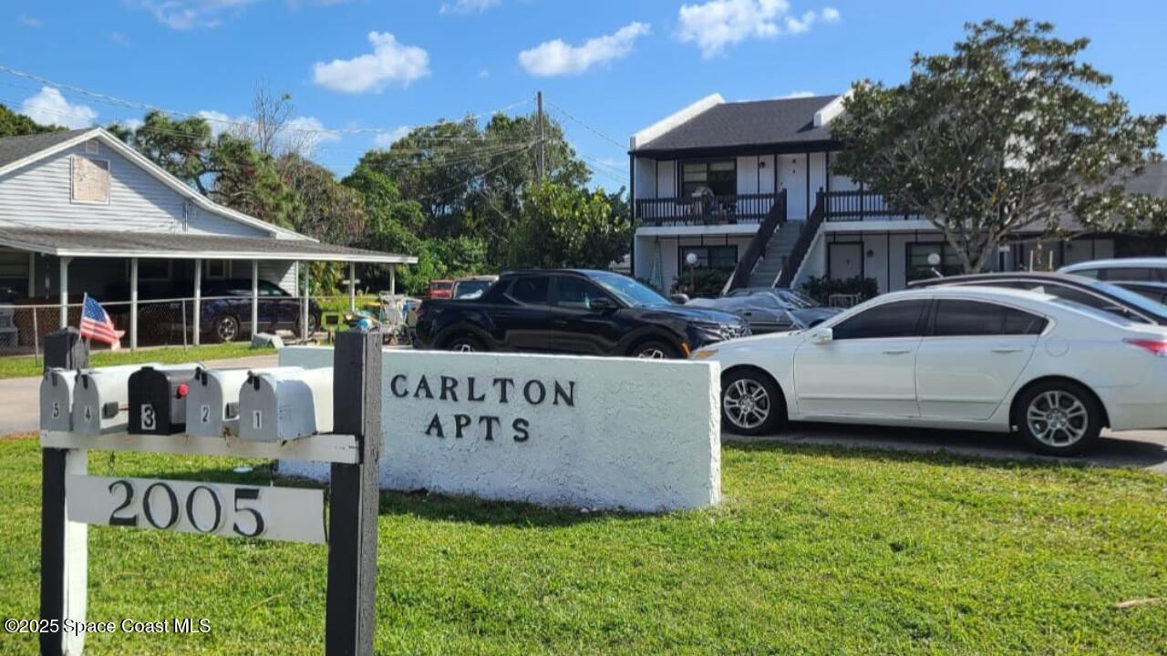2005 Carlton Drive, 3