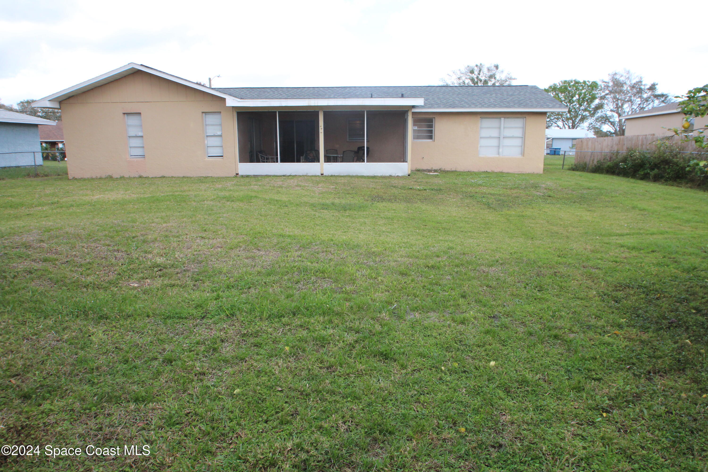 1040 Hosbine Street SE