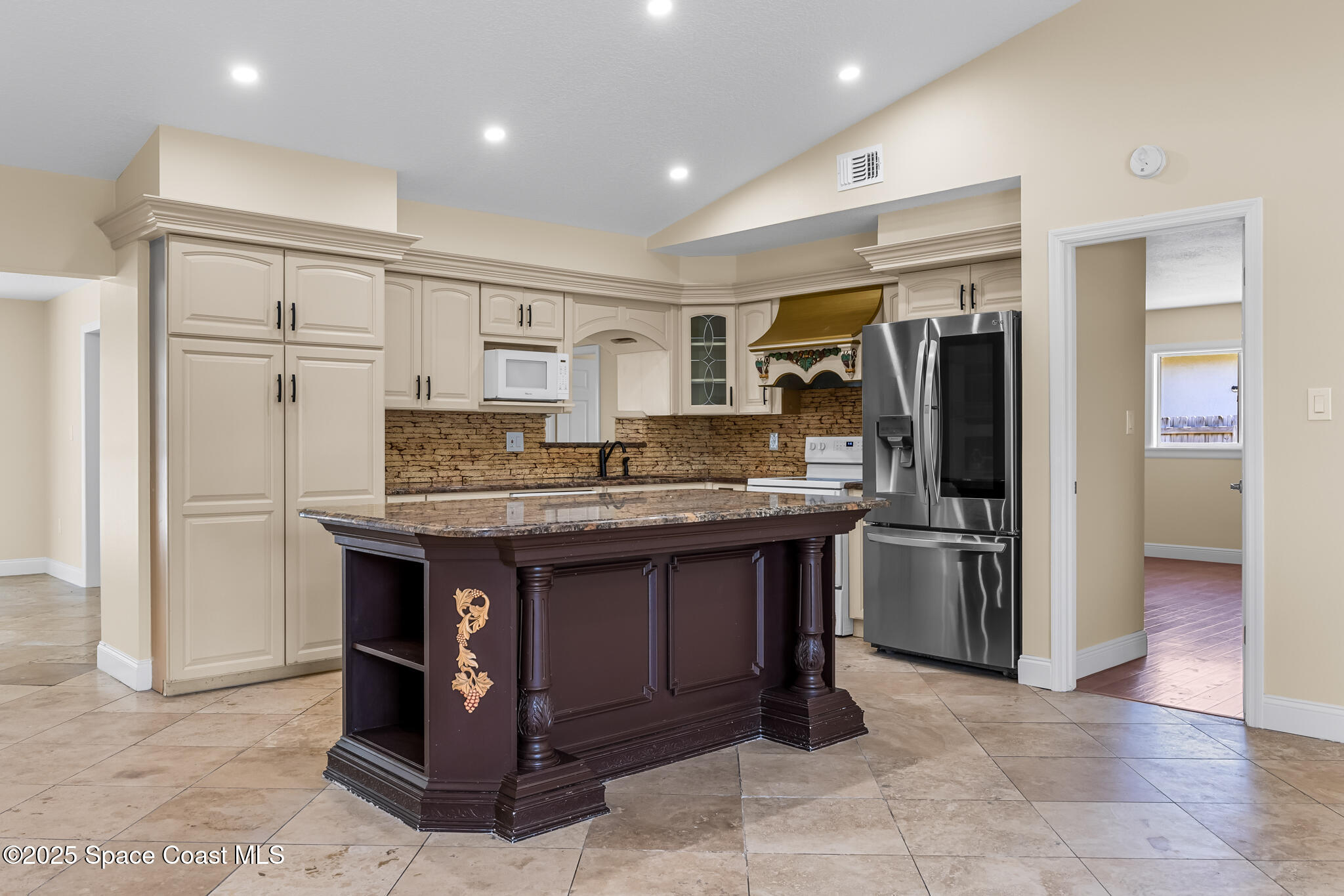 619 Dinner Street NE