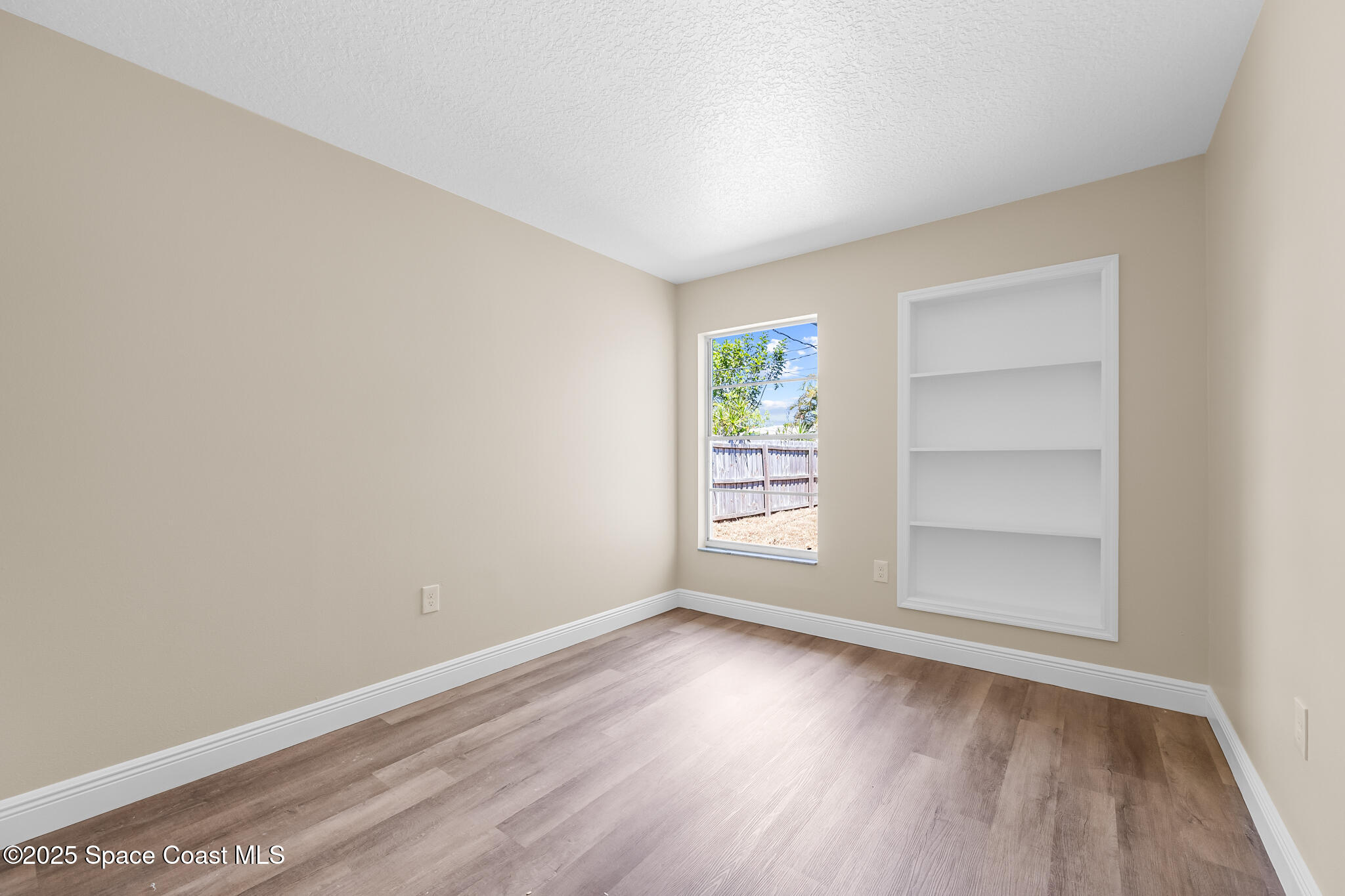 619 Dinner Street NE