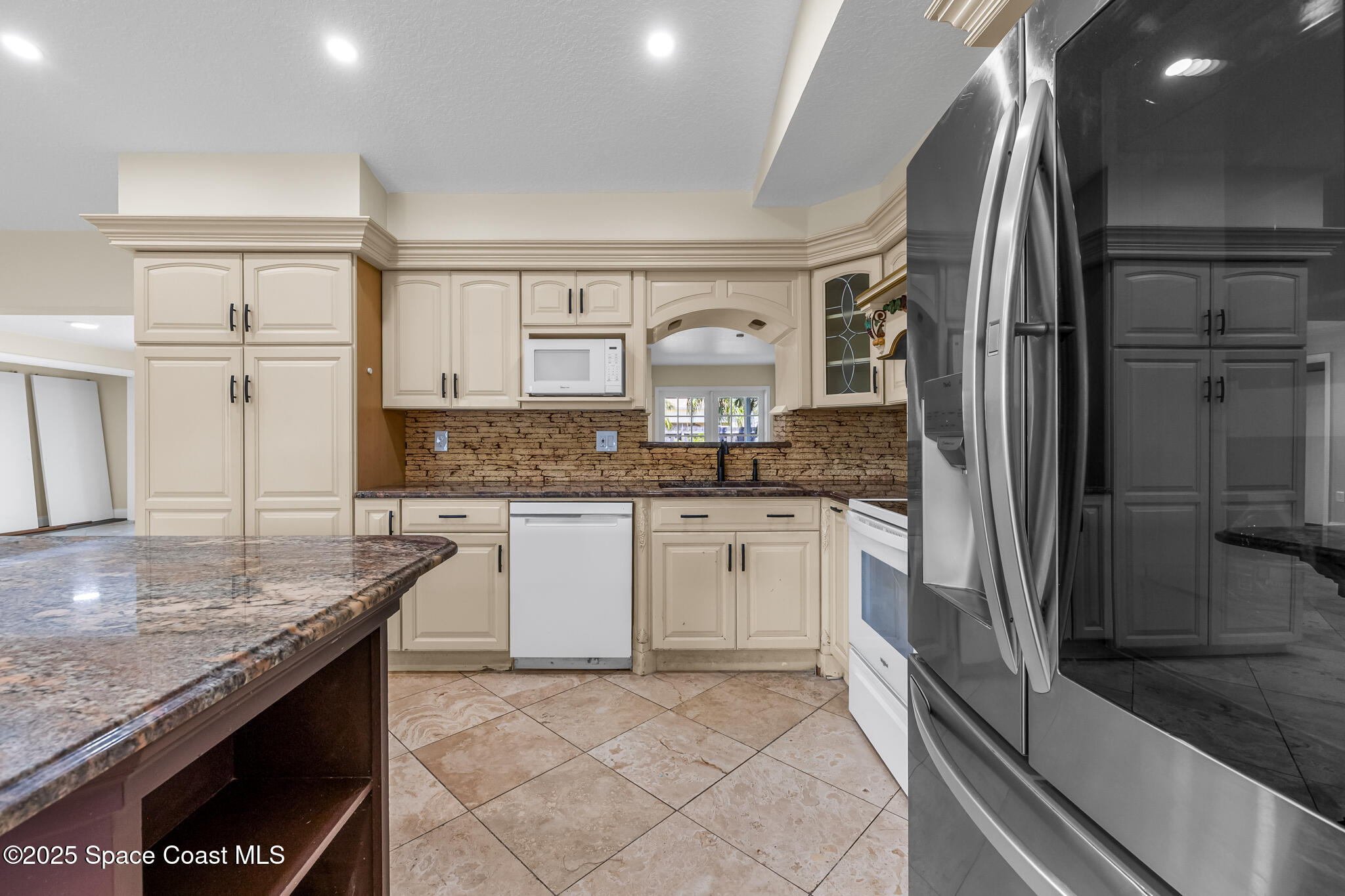 619 Dinner Street NE