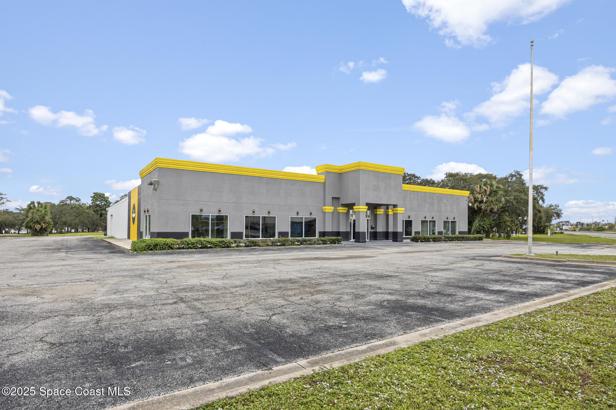 2705 N Harbor City Boulevard