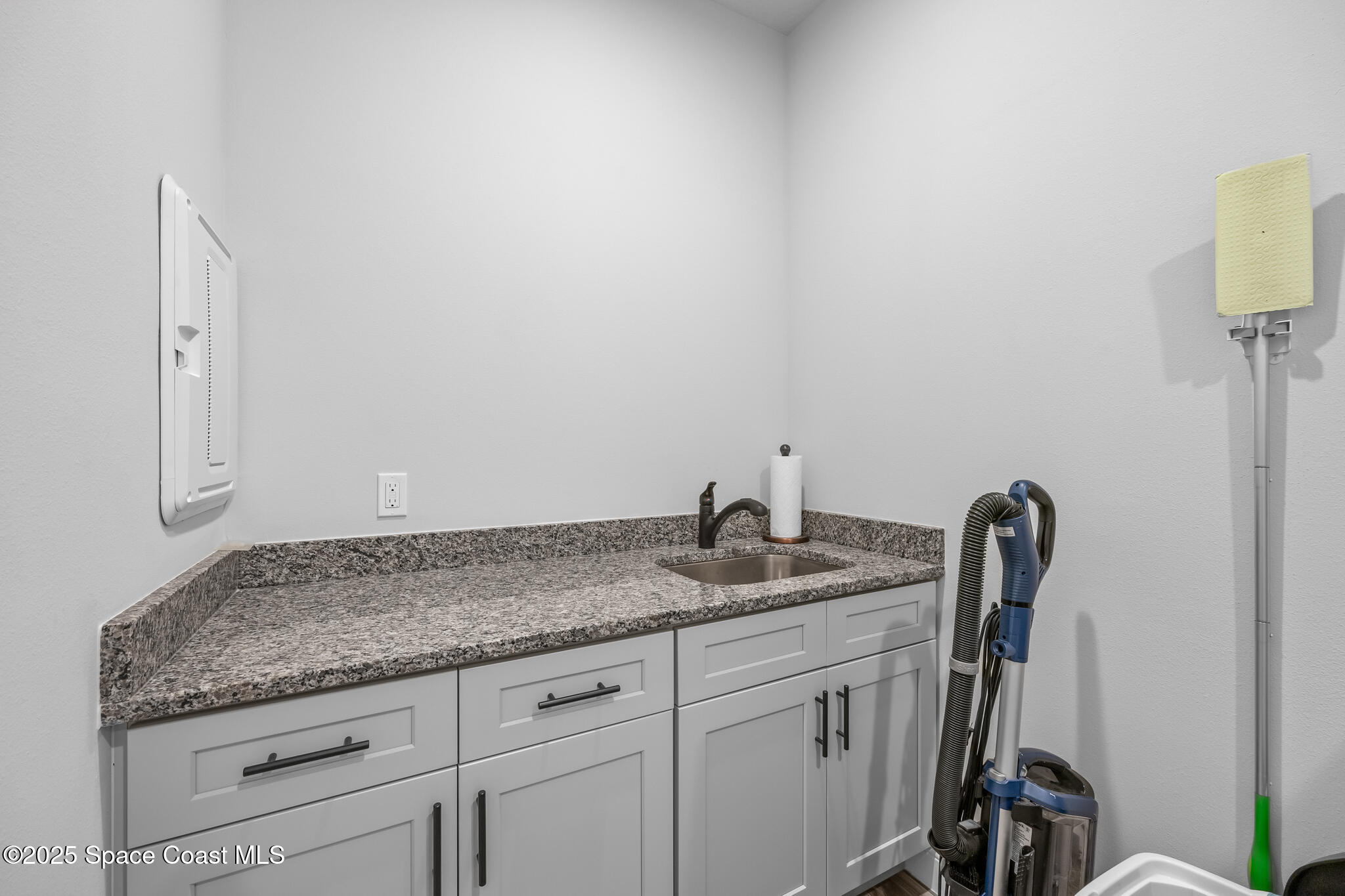 410 Flagler Road SE