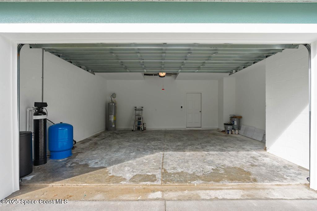 1880 Holbrook Road NW