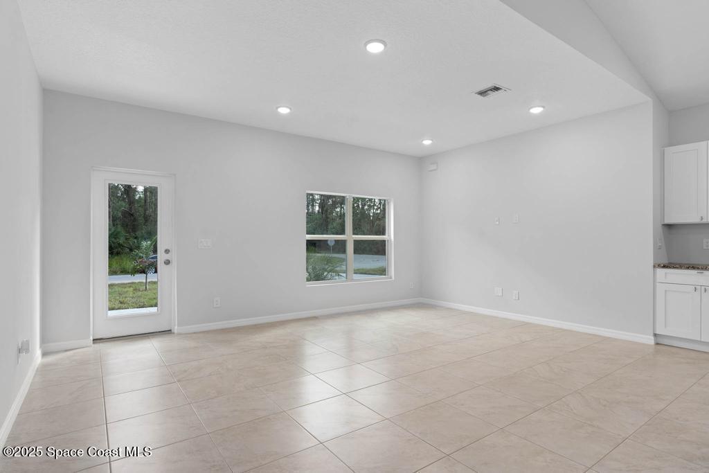 1880 Holbrook Road NW