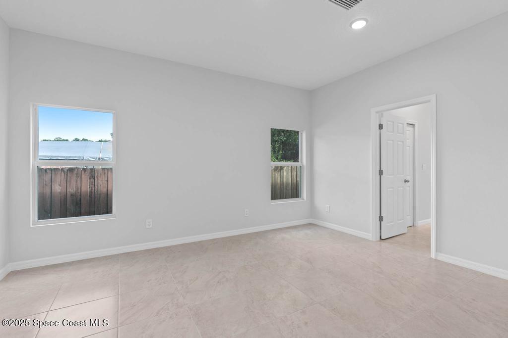 1880 Holbrook Road NW