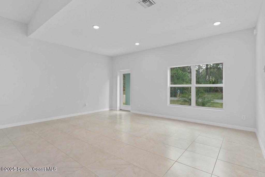 1880 Holbrook Road NW