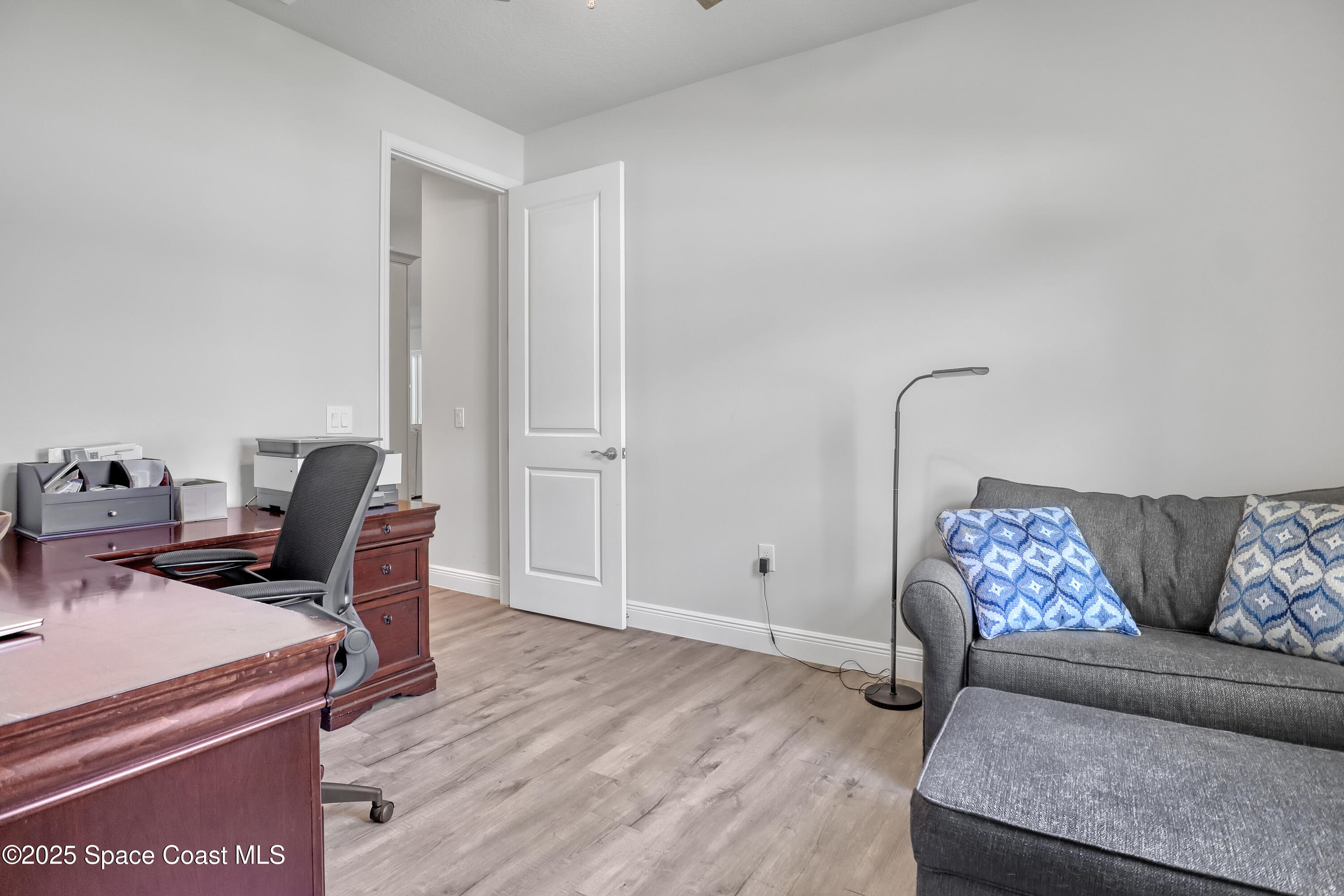 1841 Market Circle NE