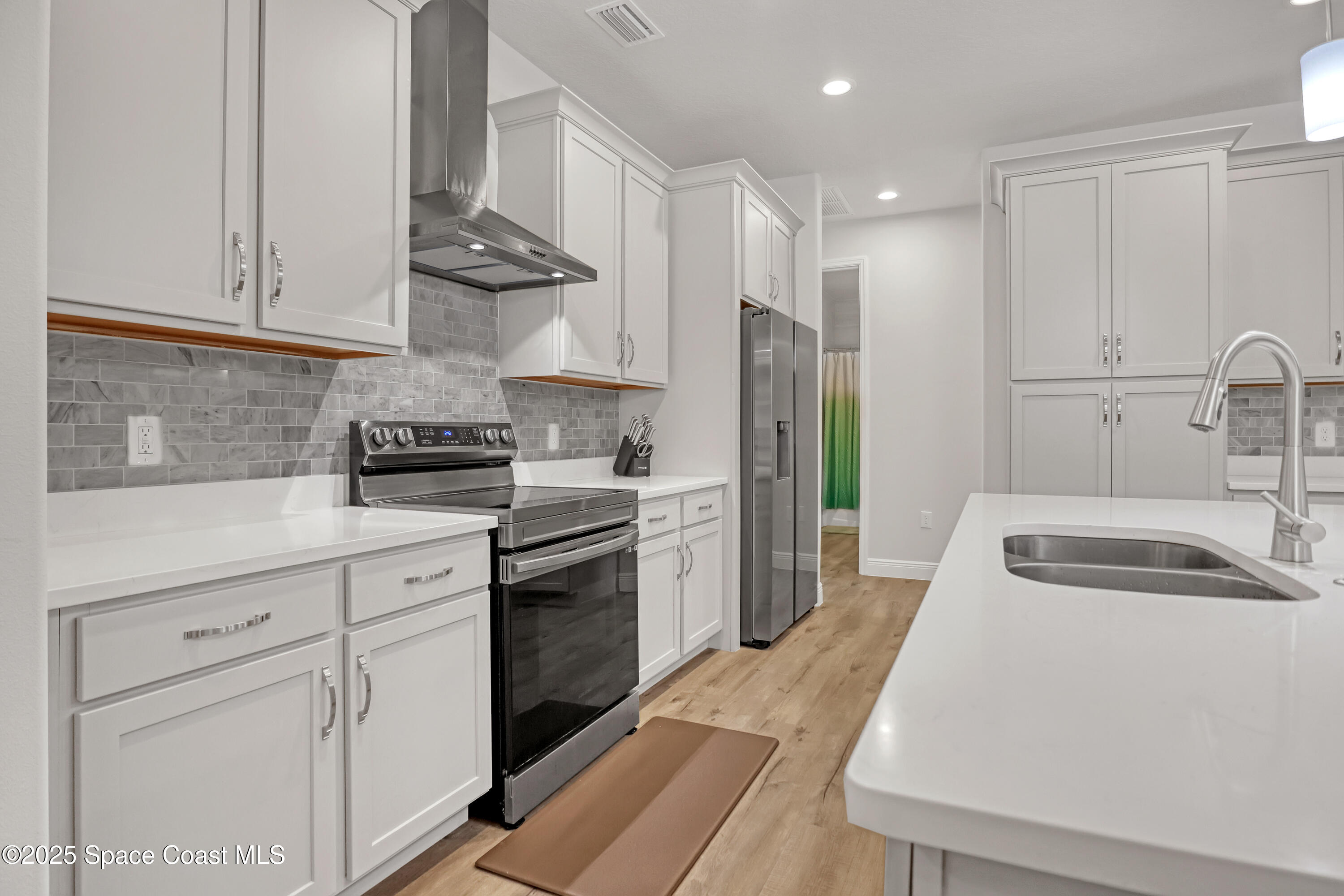 1841 Market Circle NE