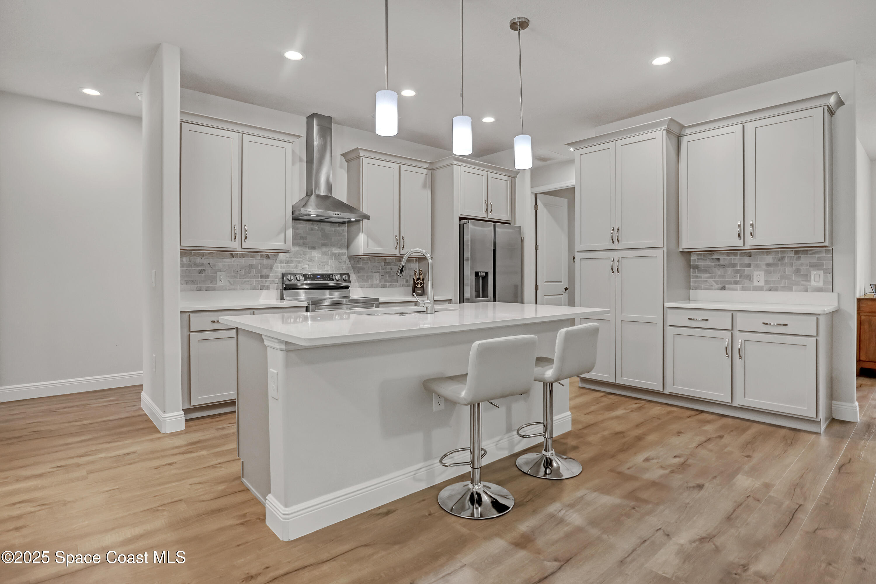 1841 Market Circle NE