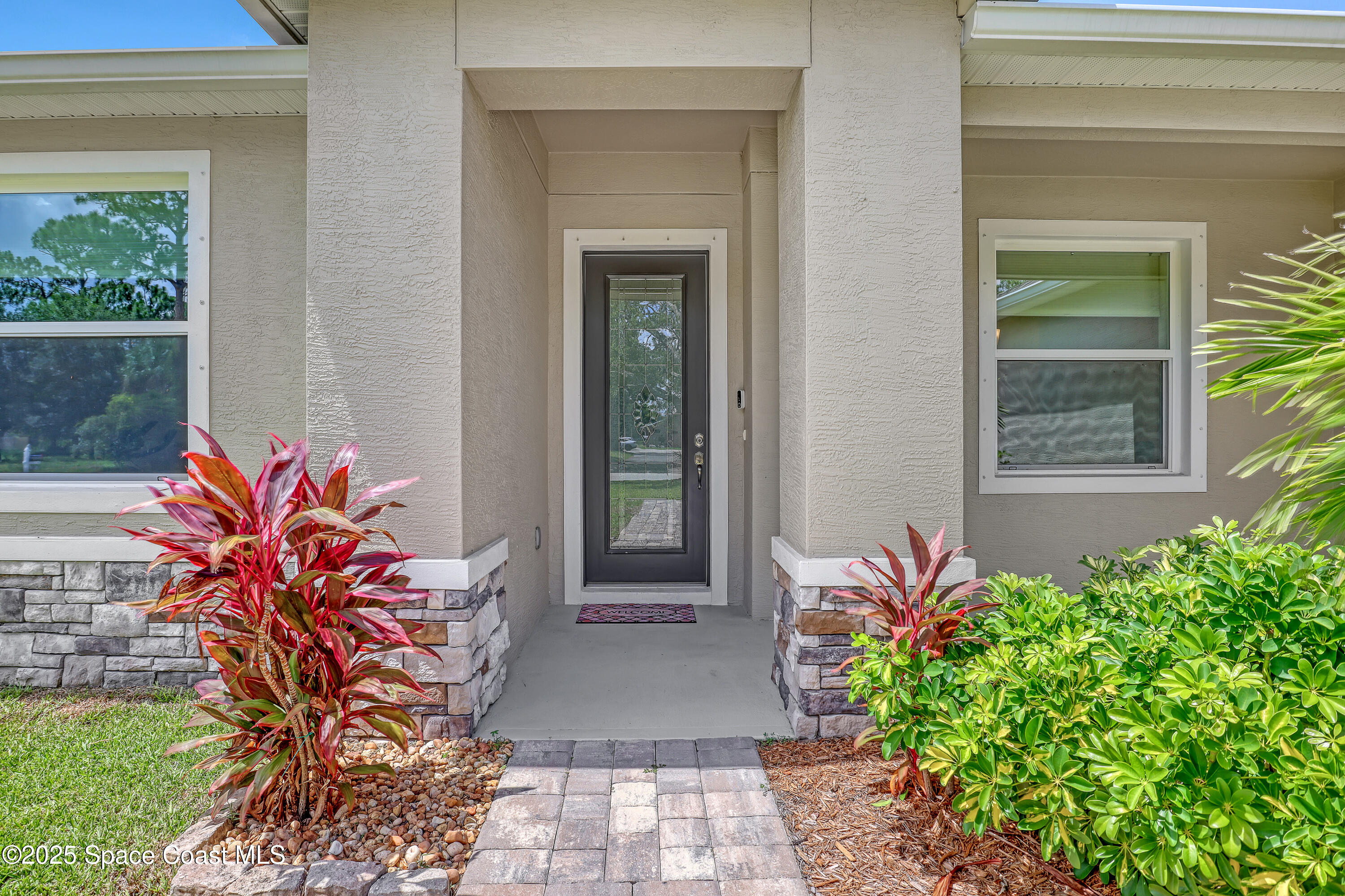 1841 Market Circle NE