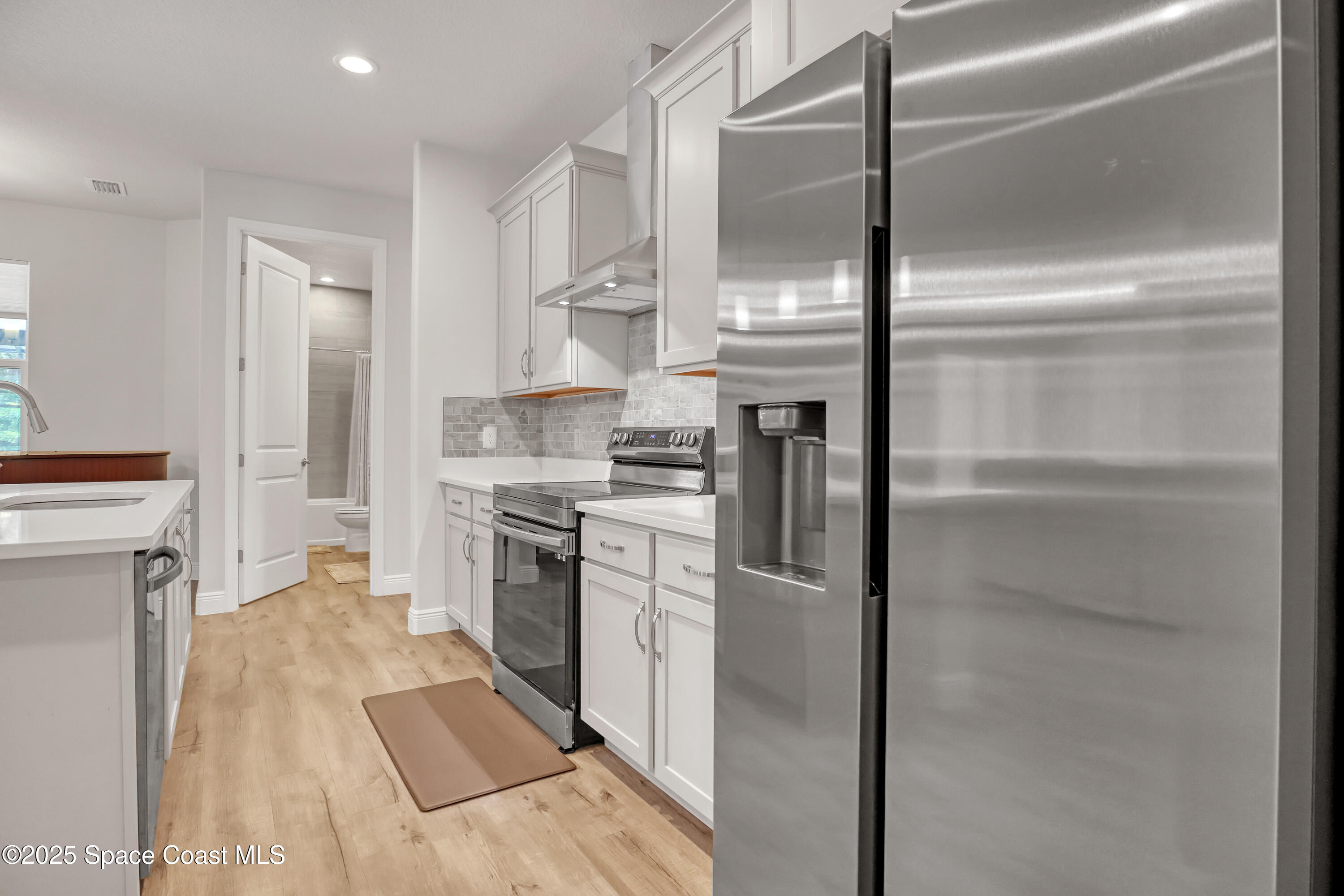 1841 Market Circle NE