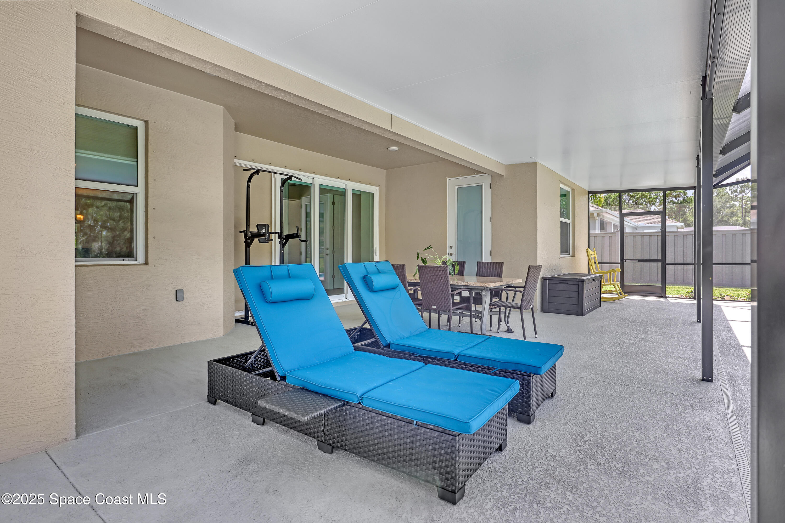 1841 Market Circle NE