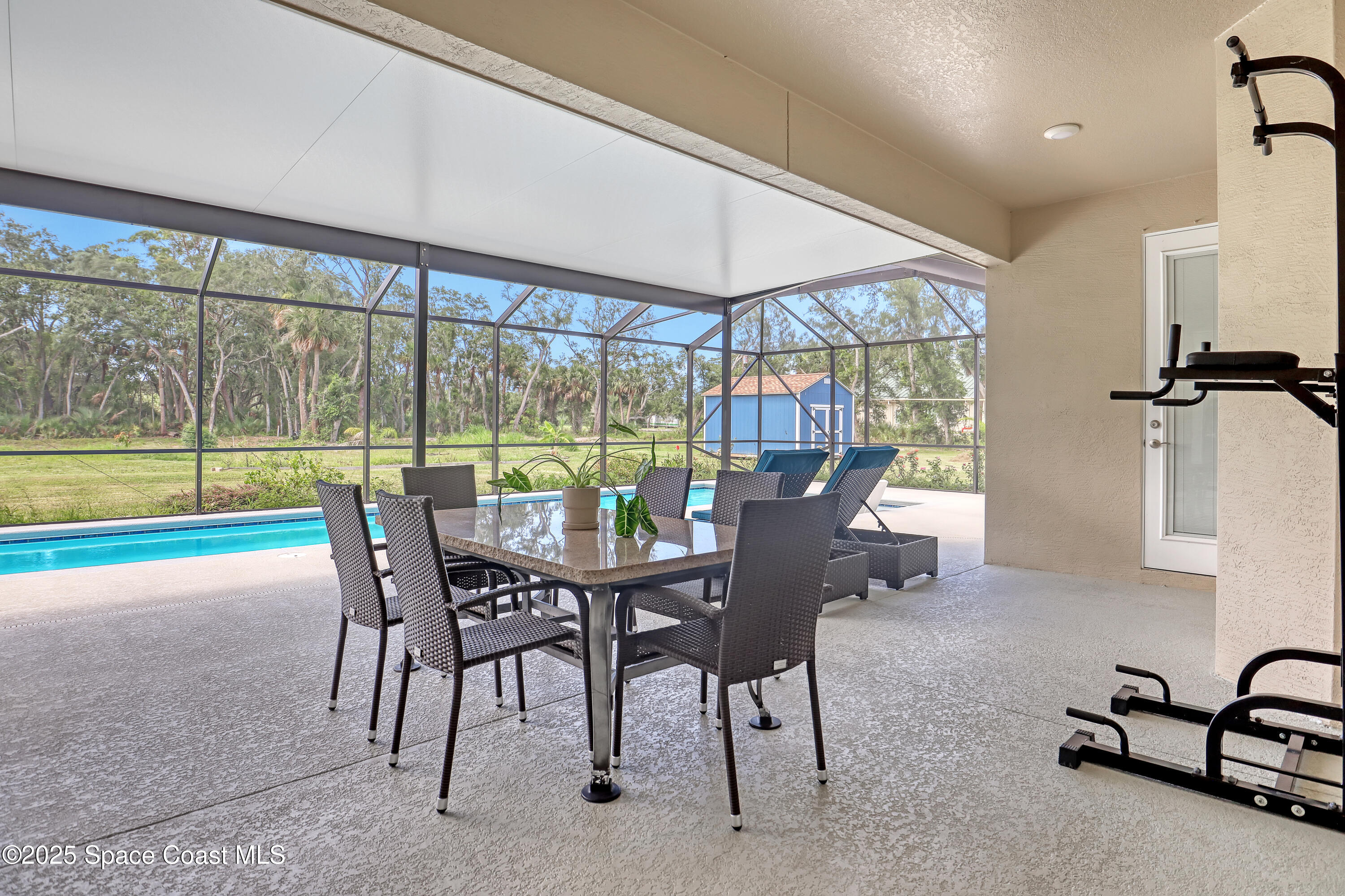 1841 Market Circle NE