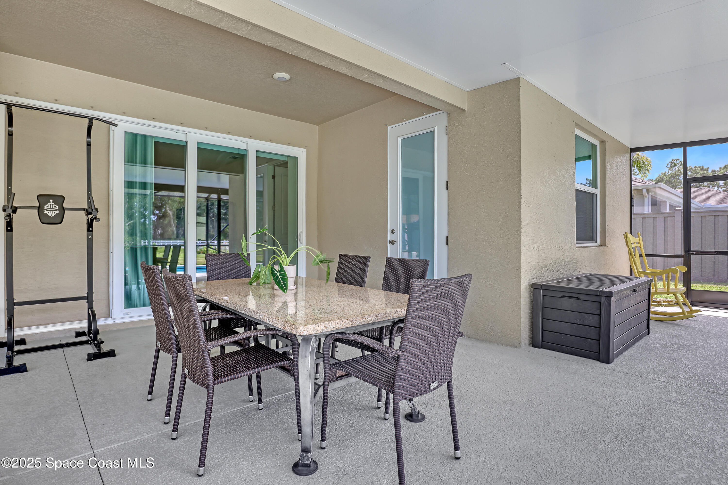 1841 Market Circle NE