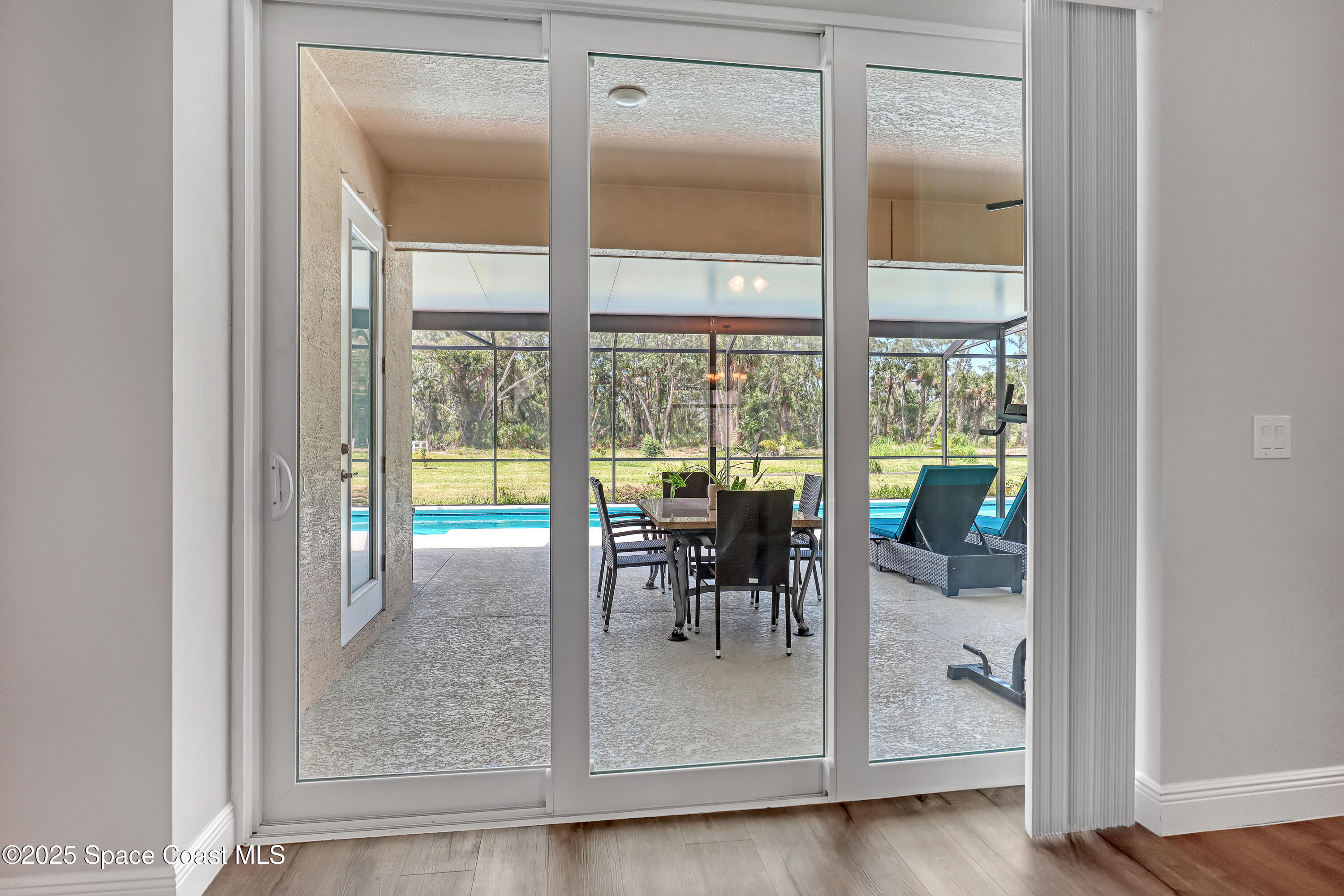 1841 Market Circle NE