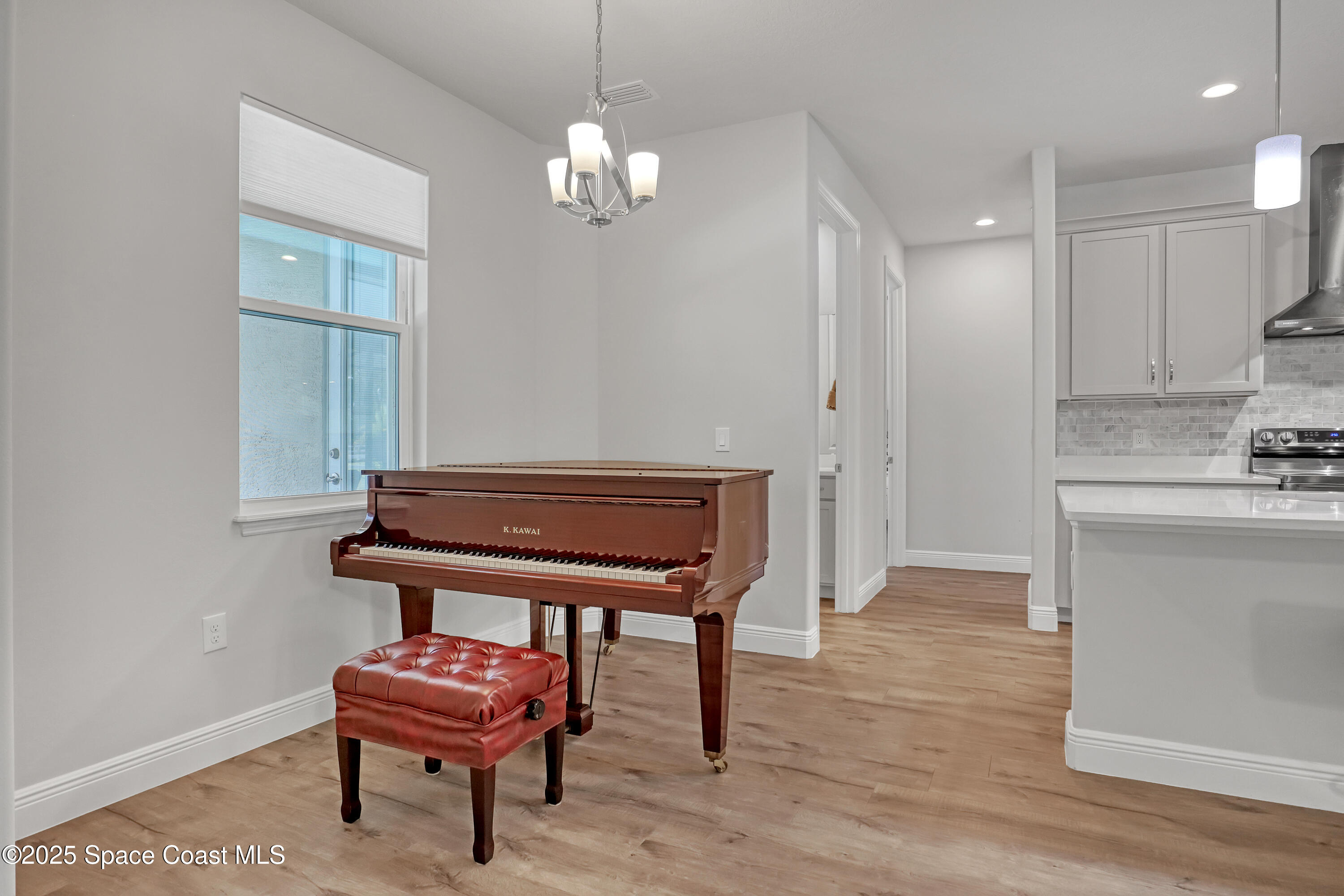 1841 Market Circle NE