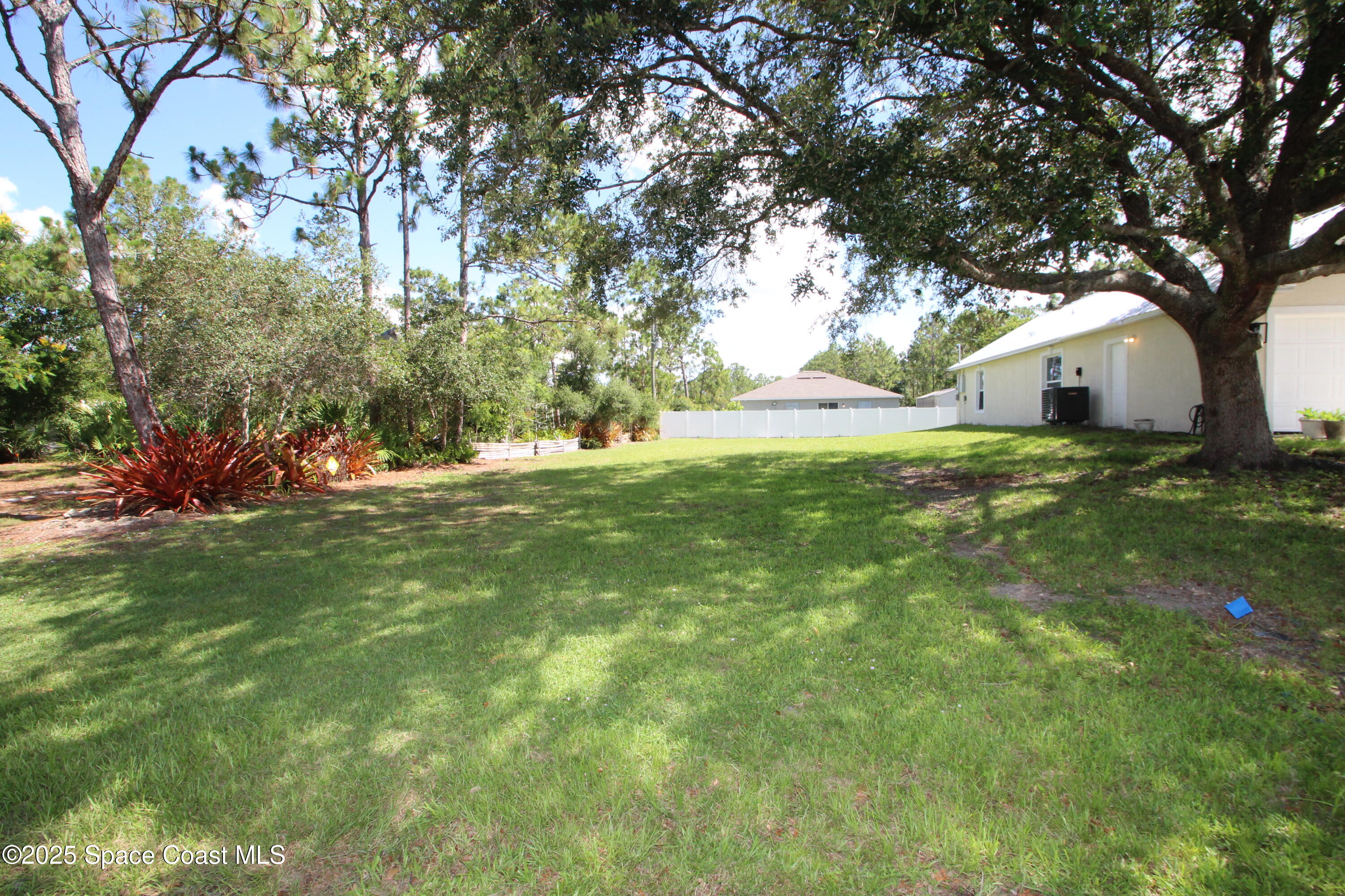 1649 Salazar Street SE