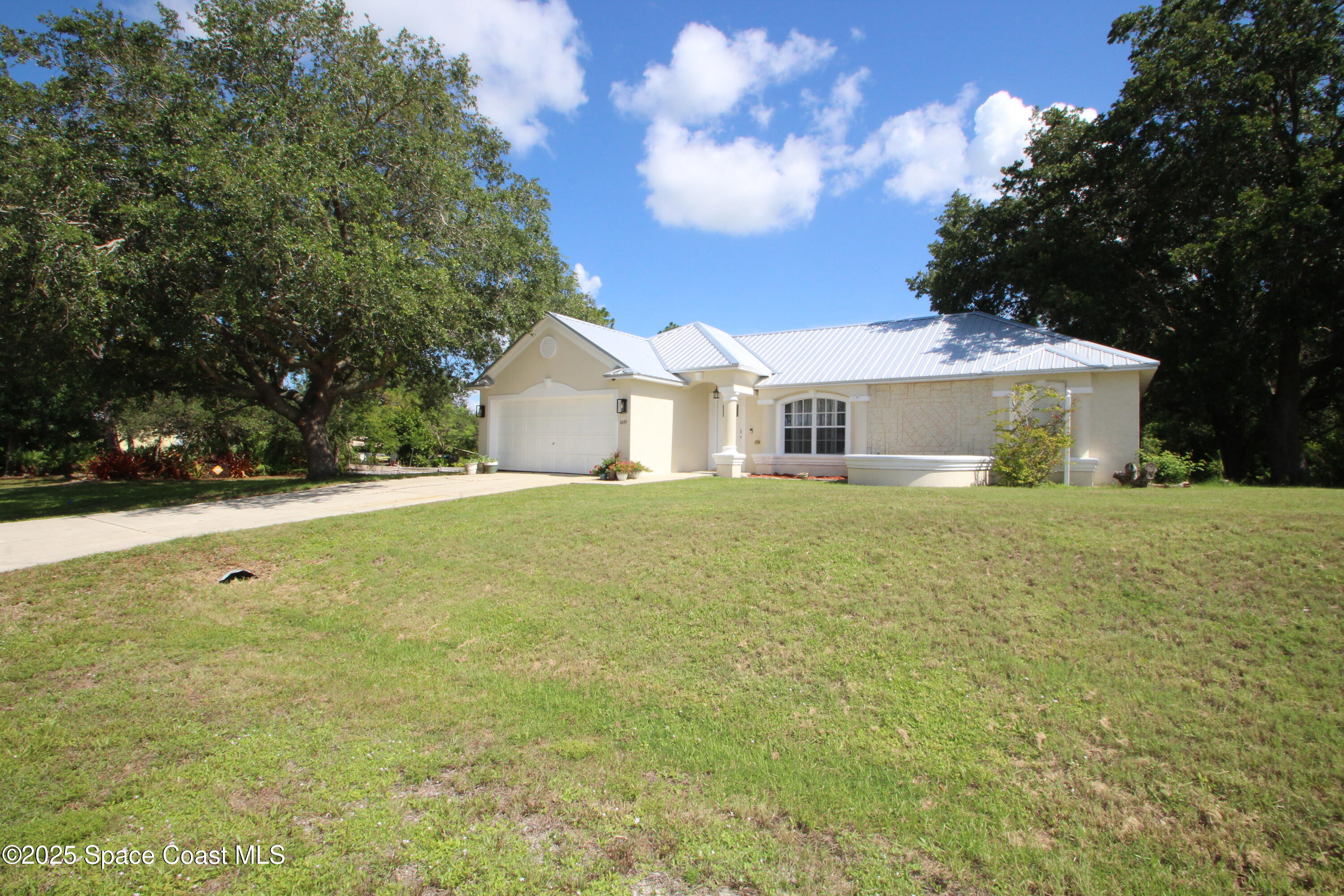 1649 Salazar Street SE