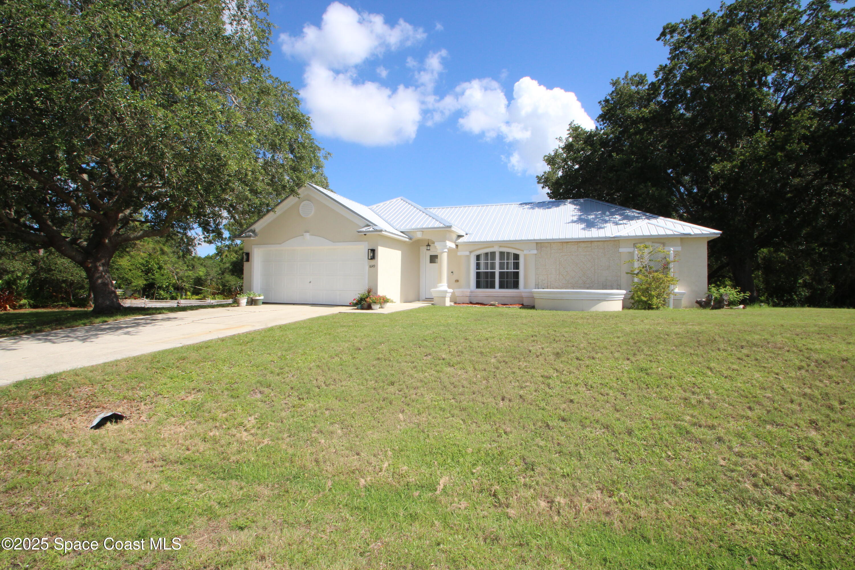 1649 Salazar Street SE