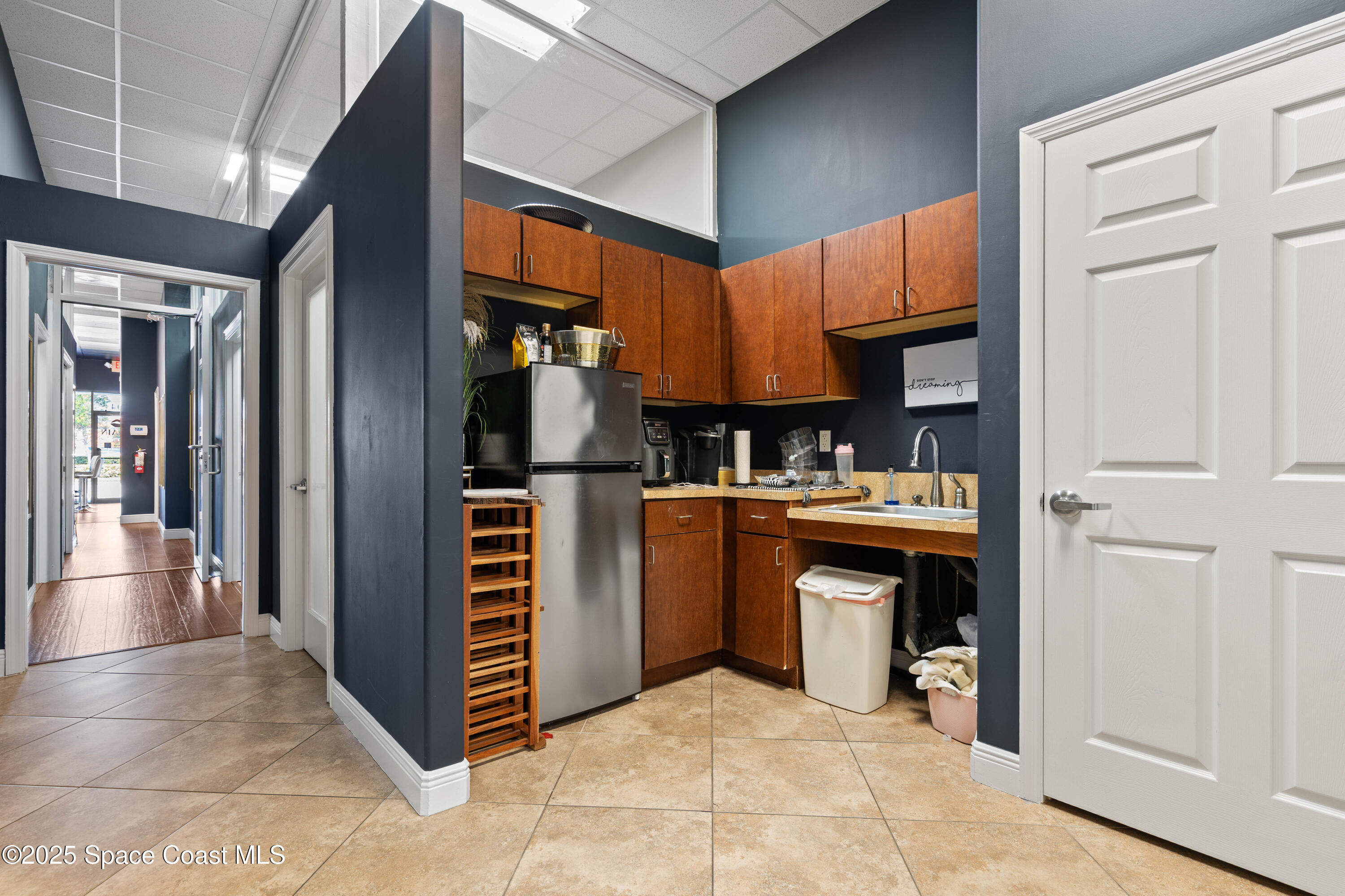 4865 N Wickham Road, 104