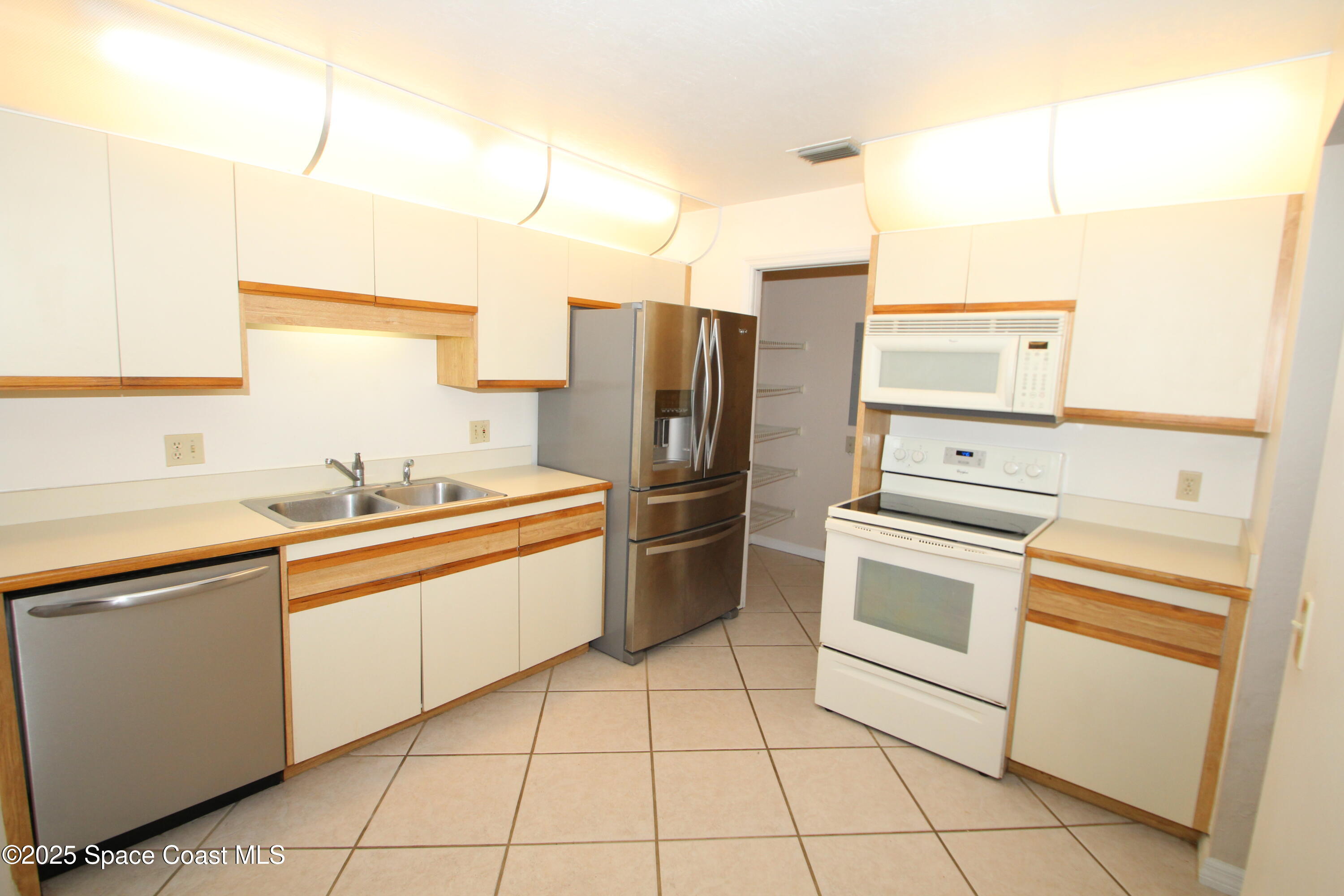 9027 Manchester Lane, 22f