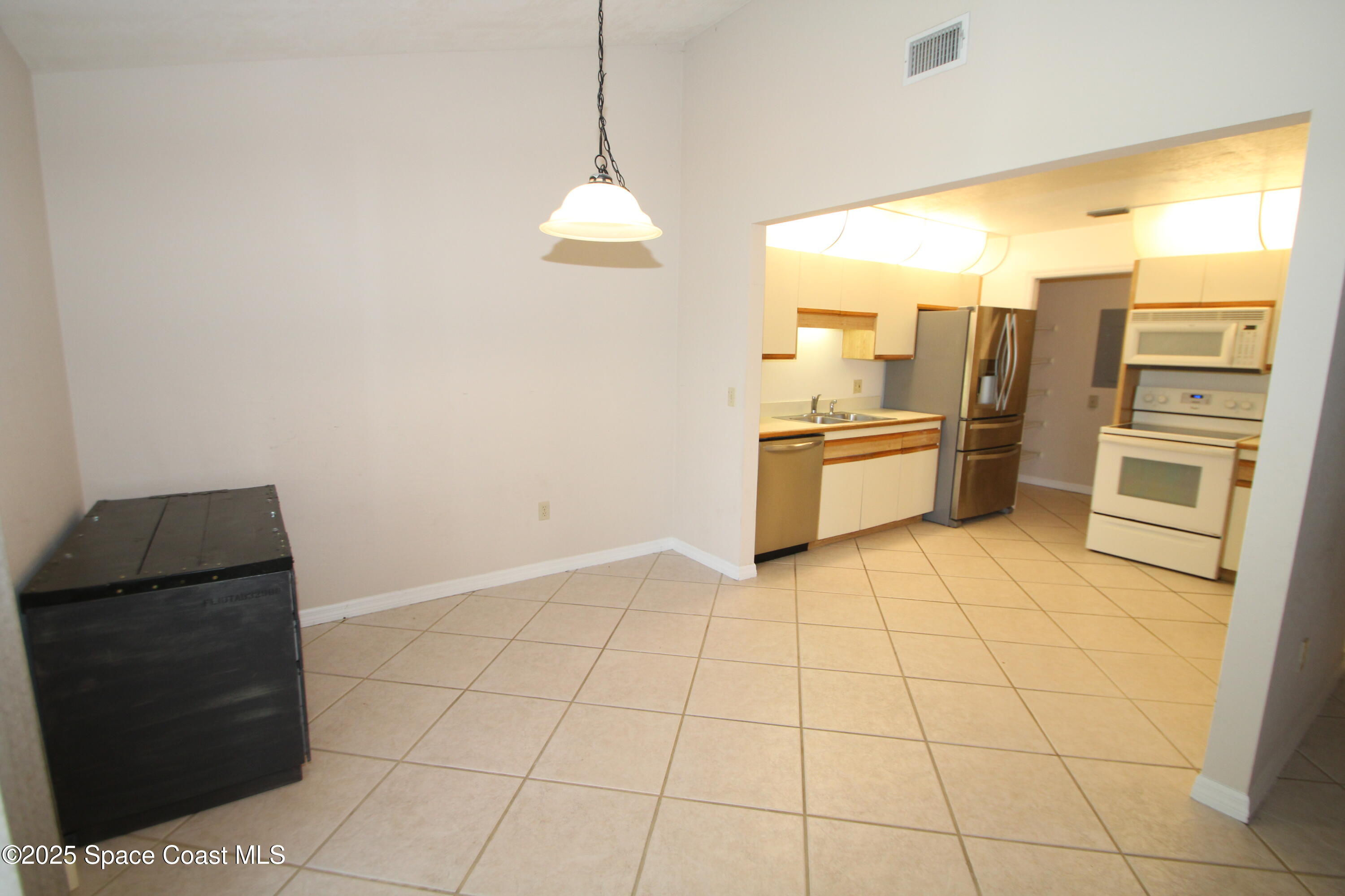 9027 Manchester Lane, 22f