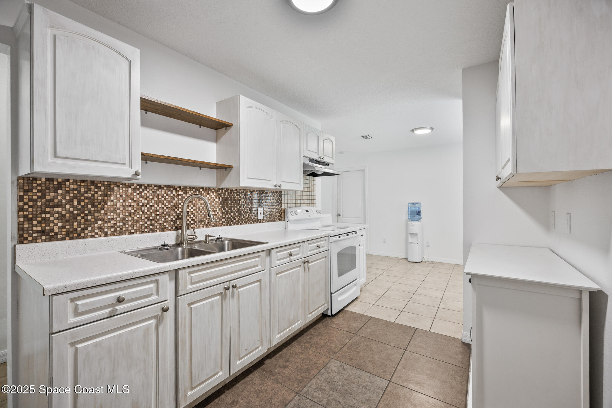 131 Carmelite Avenue NW