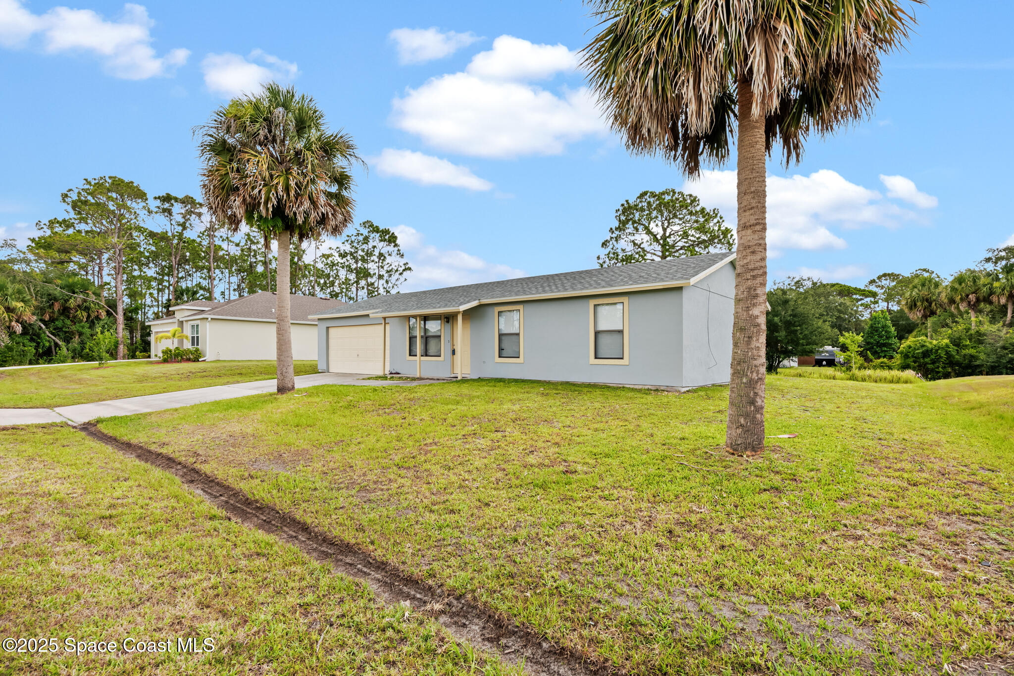 131 Carmelite Avenue NW