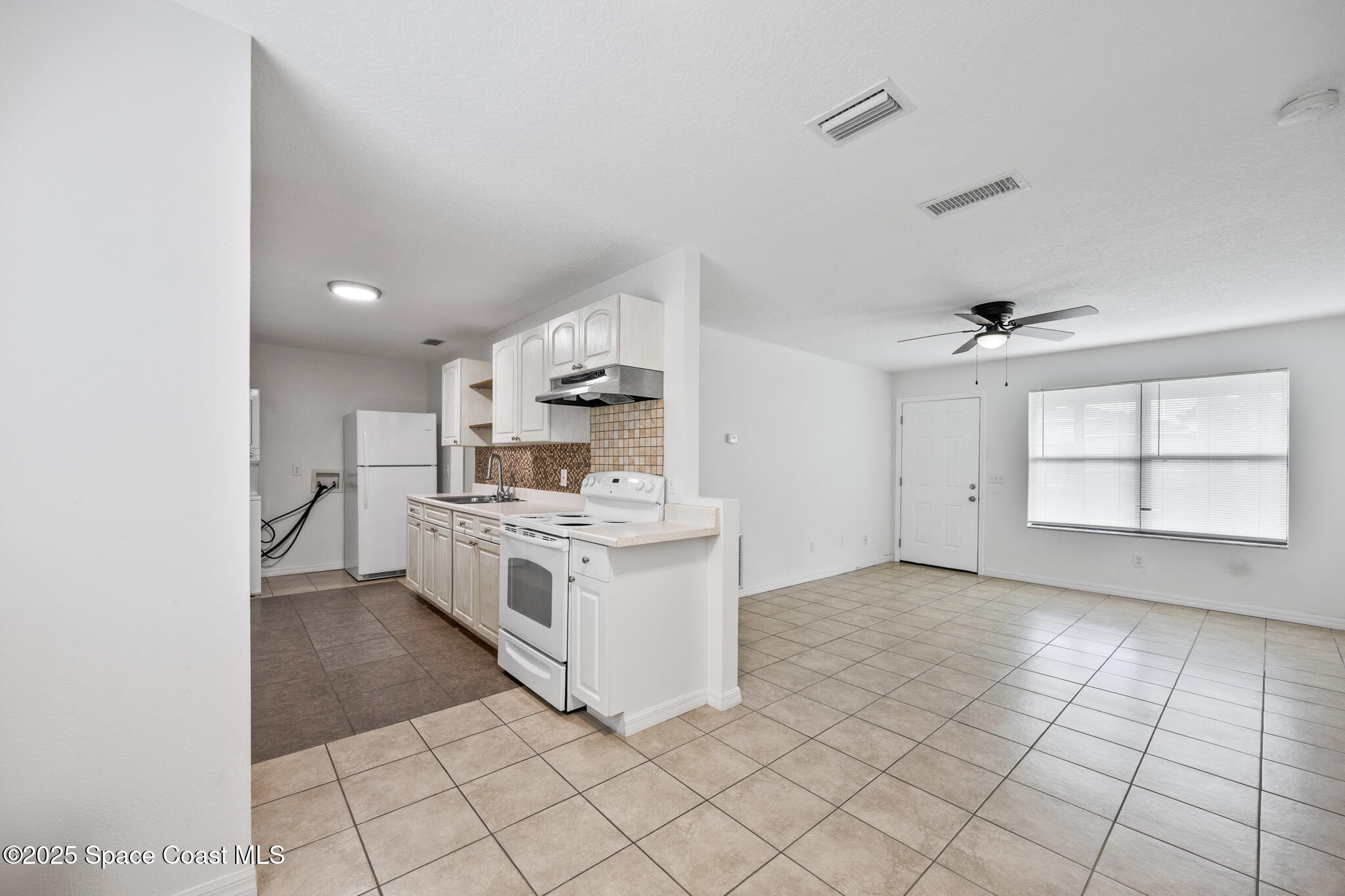 131 Carmelite Avenue NW