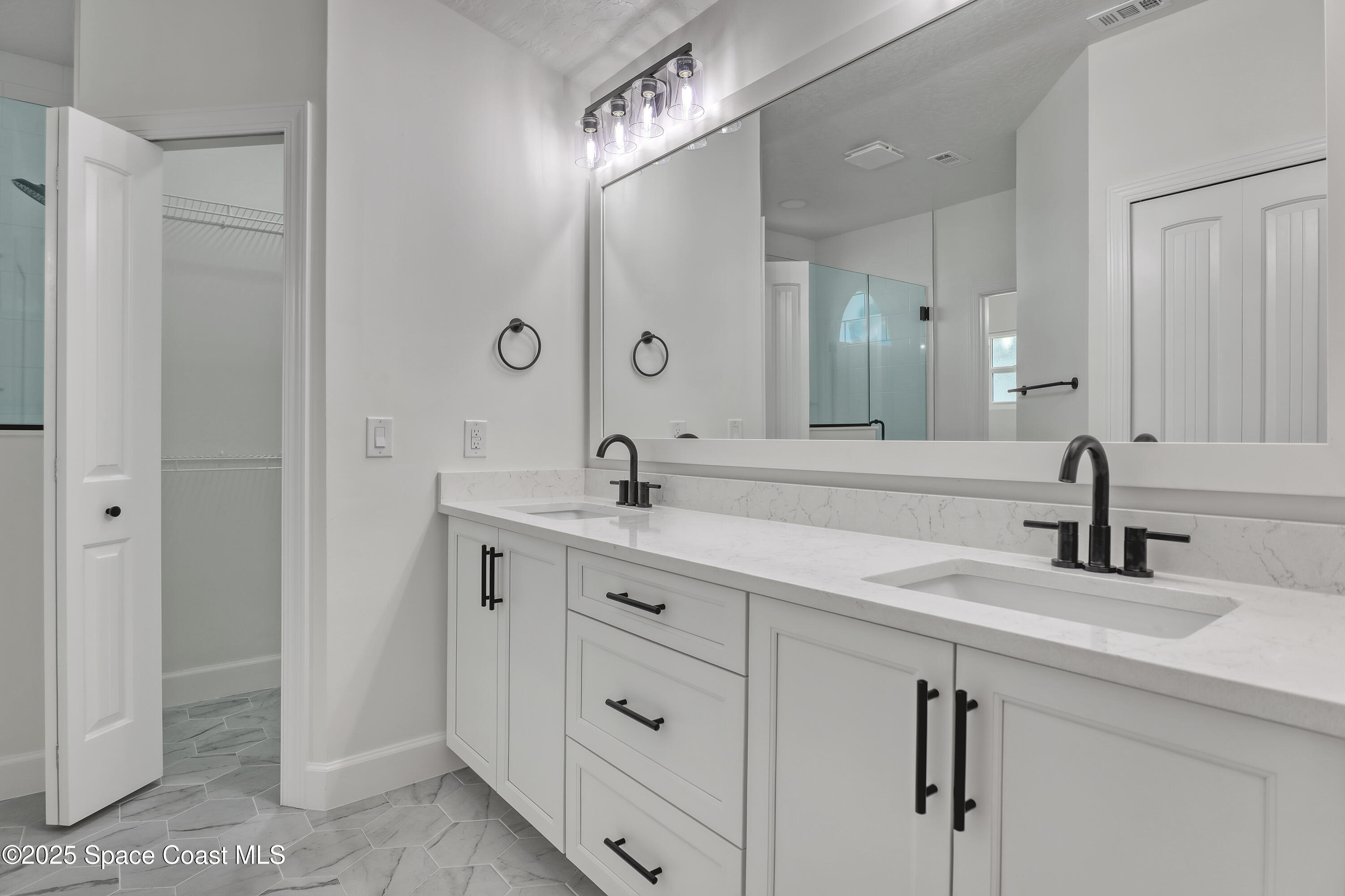 781 Bremerhaven Street NW