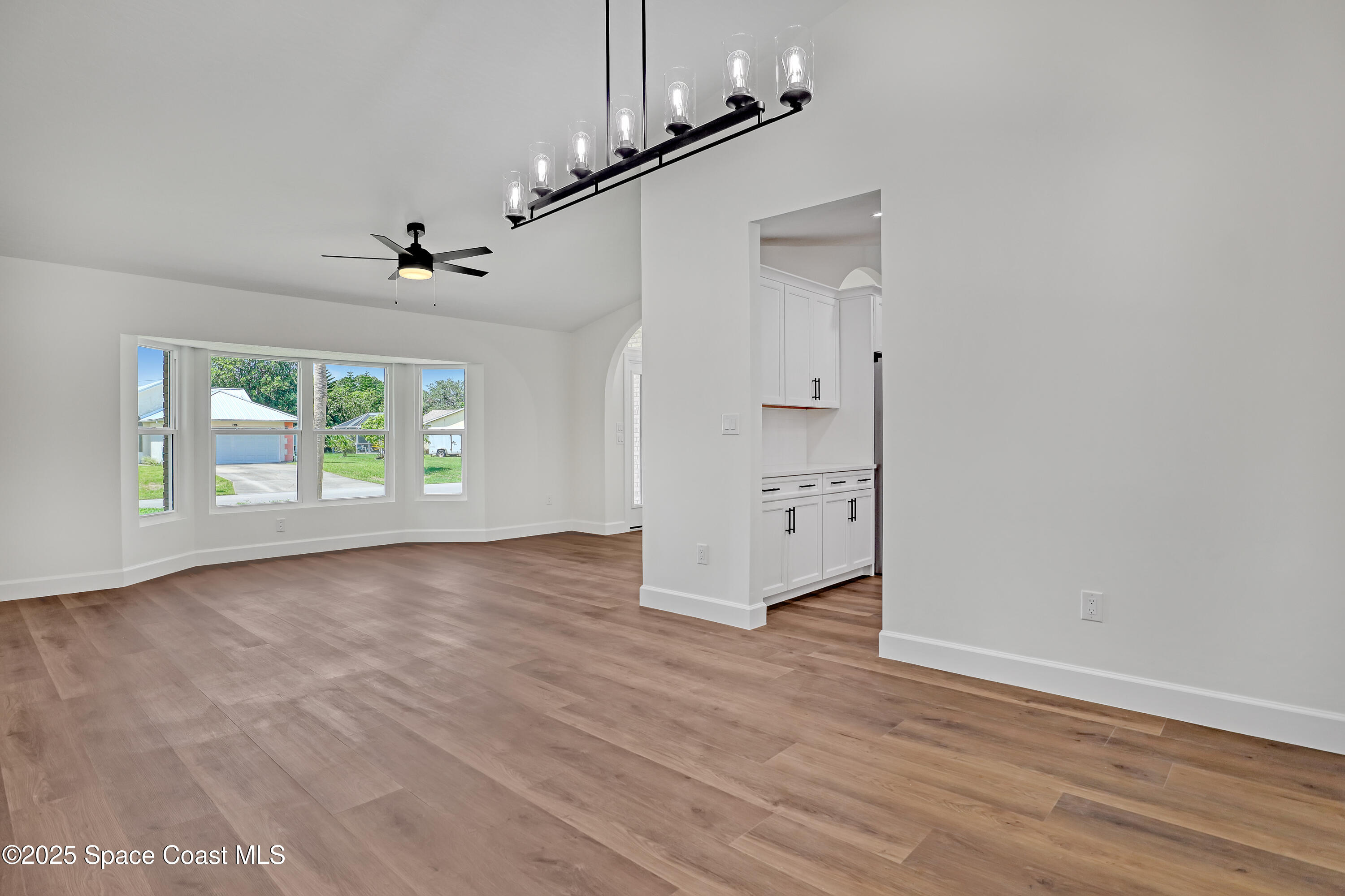 781 Bremerhaven Street NW