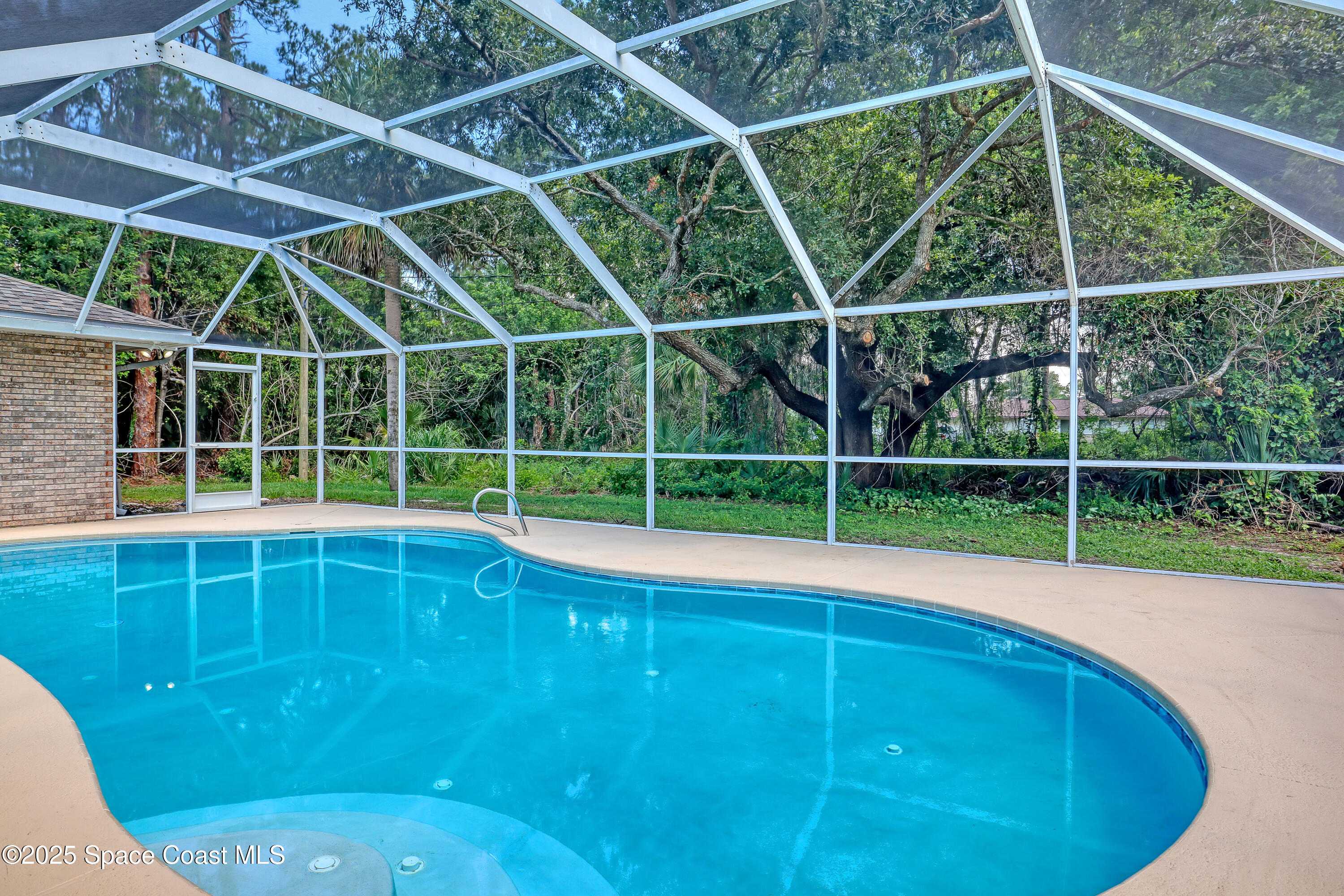 781 Bremerhaven Street NW