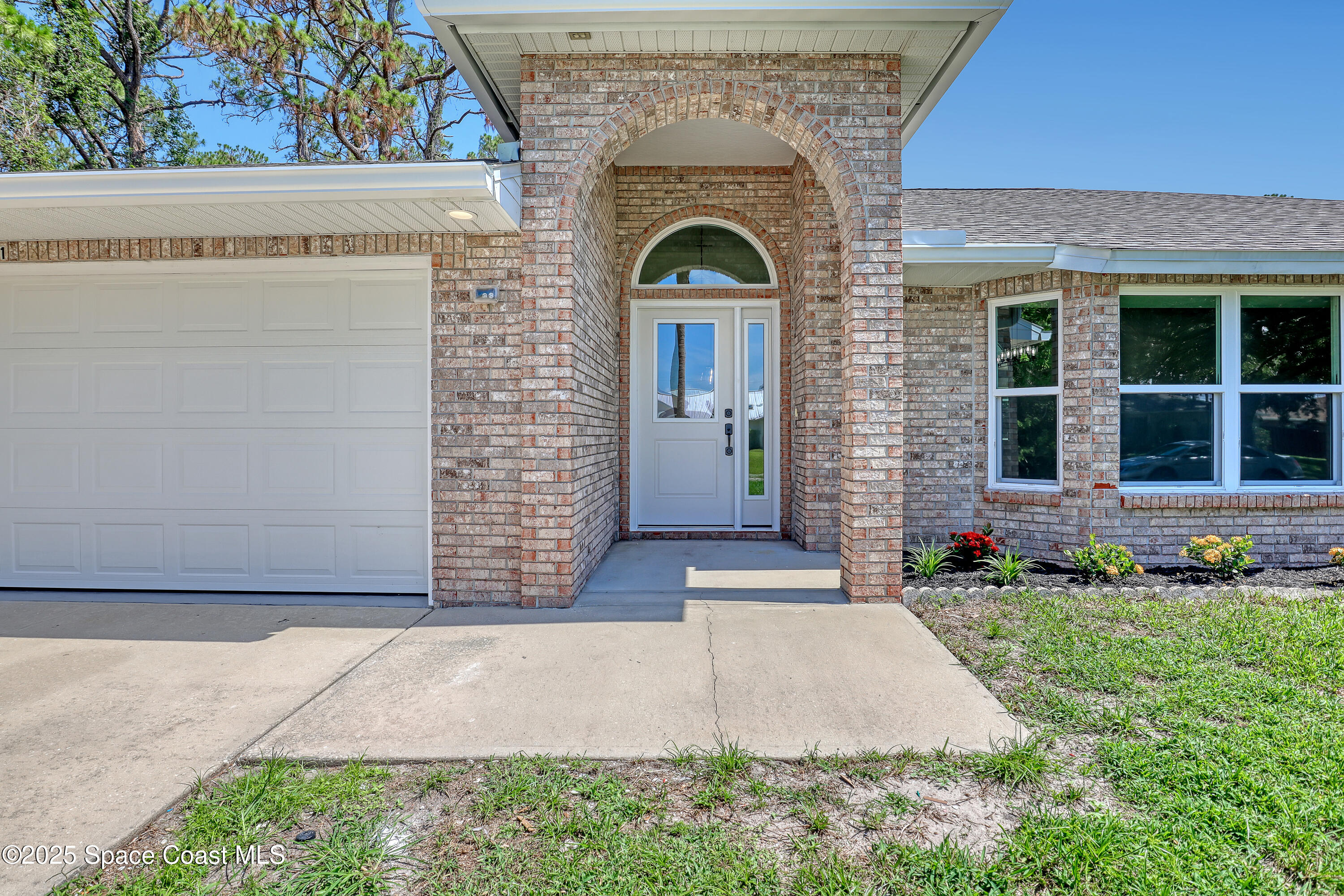 781 Bremerhaven Street NW