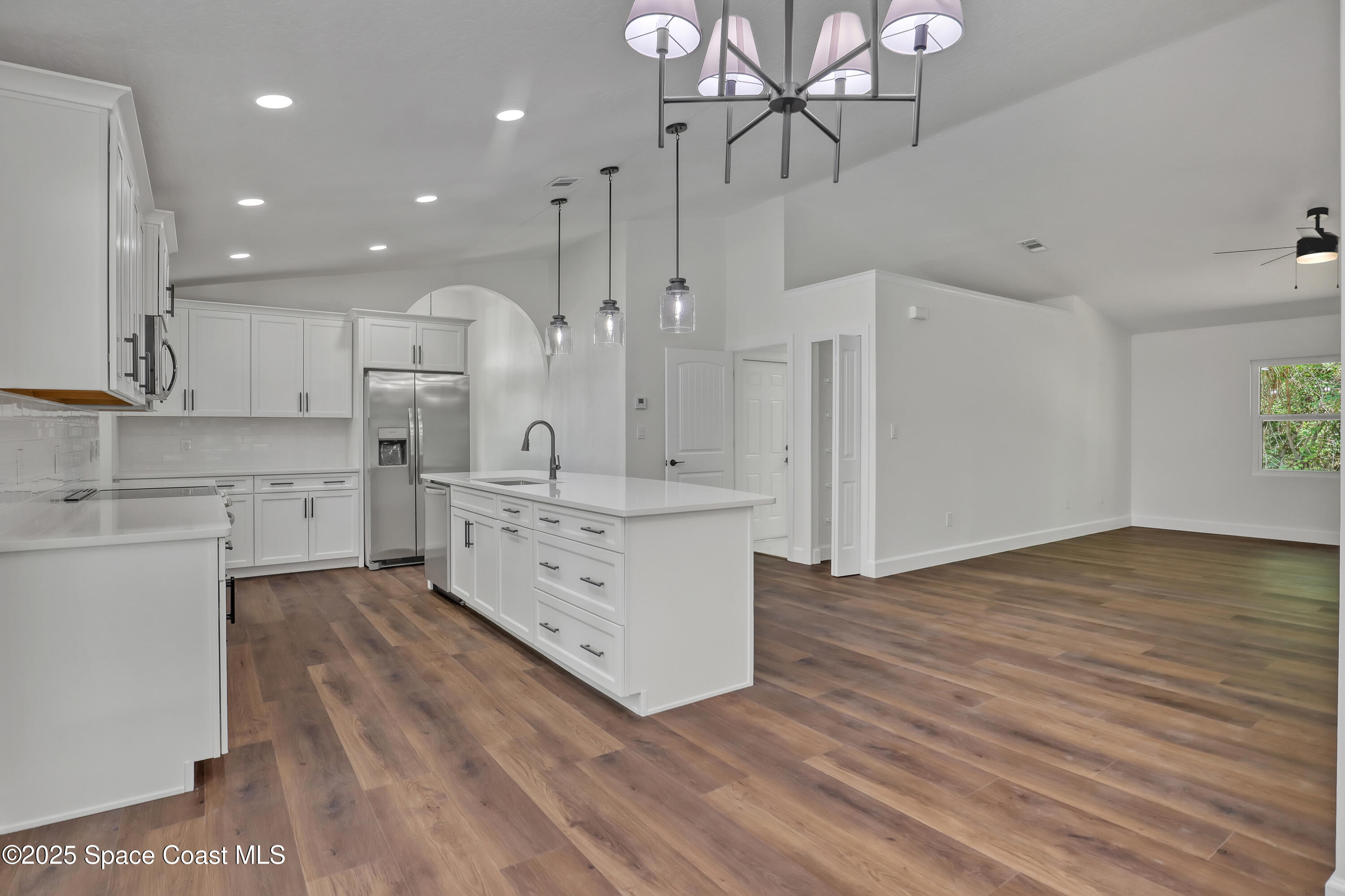 781 Bremerhaven Street NW