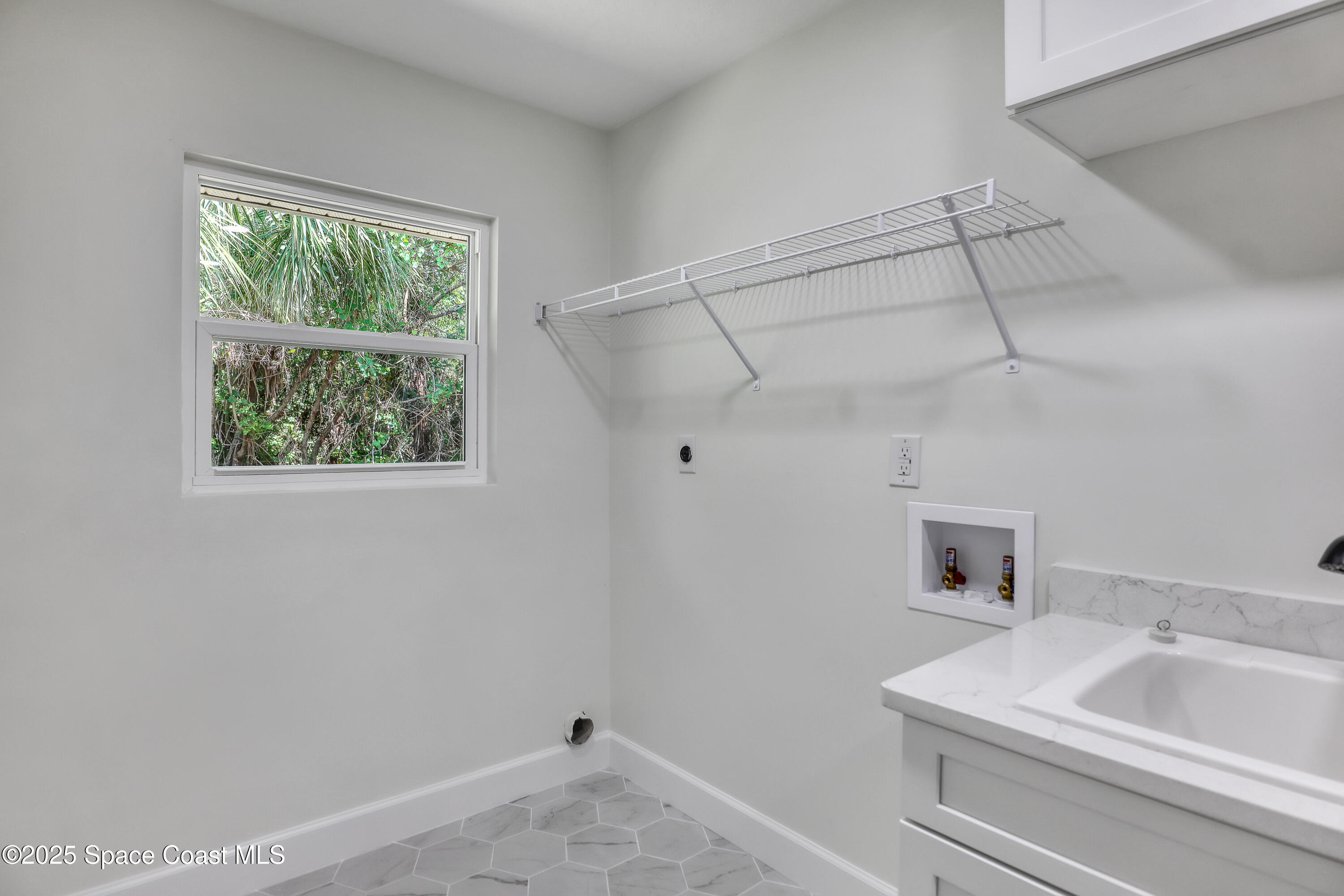 781 Bremerhaven Street NW