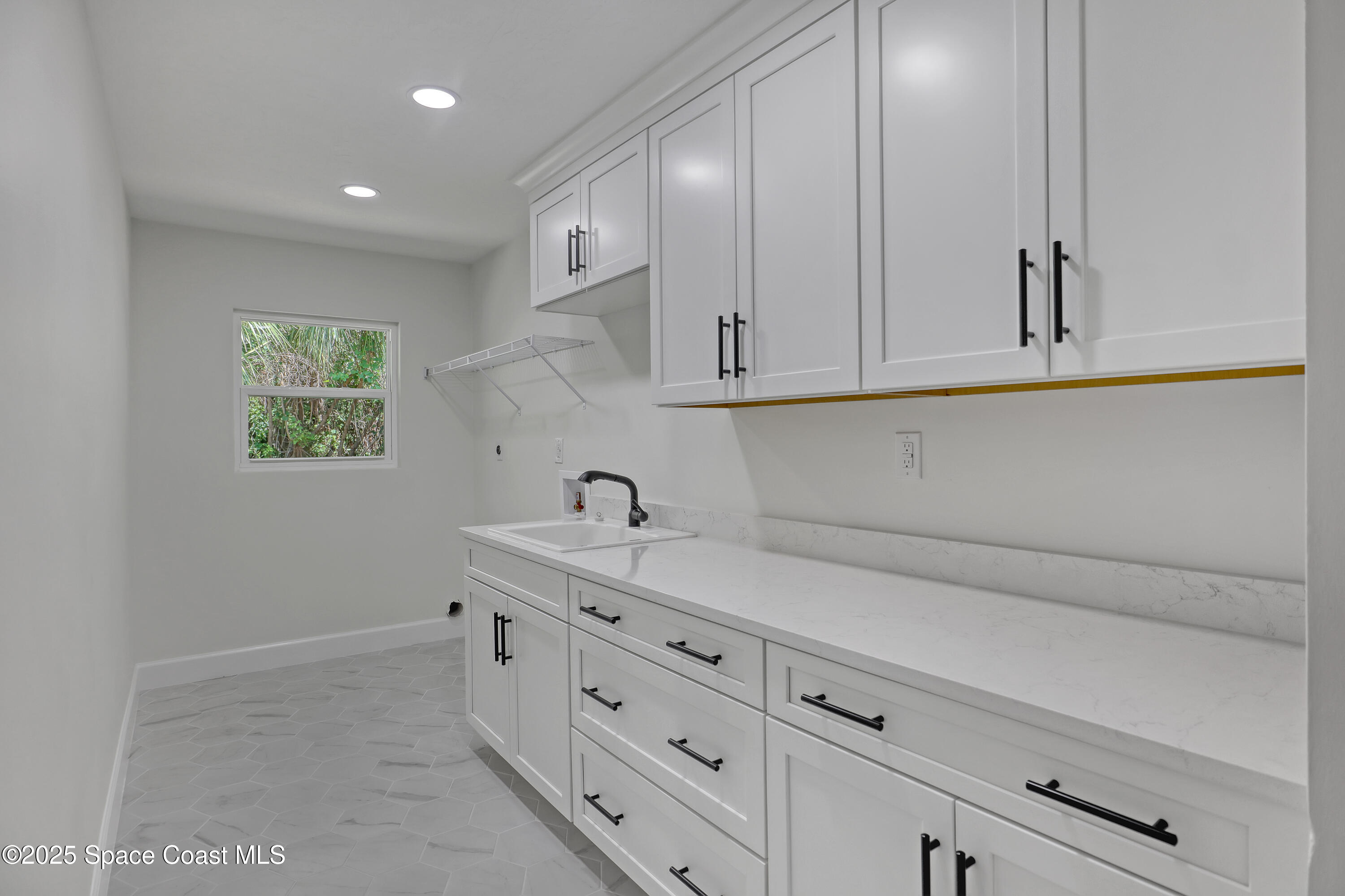 781 Bremerhaven Street NW