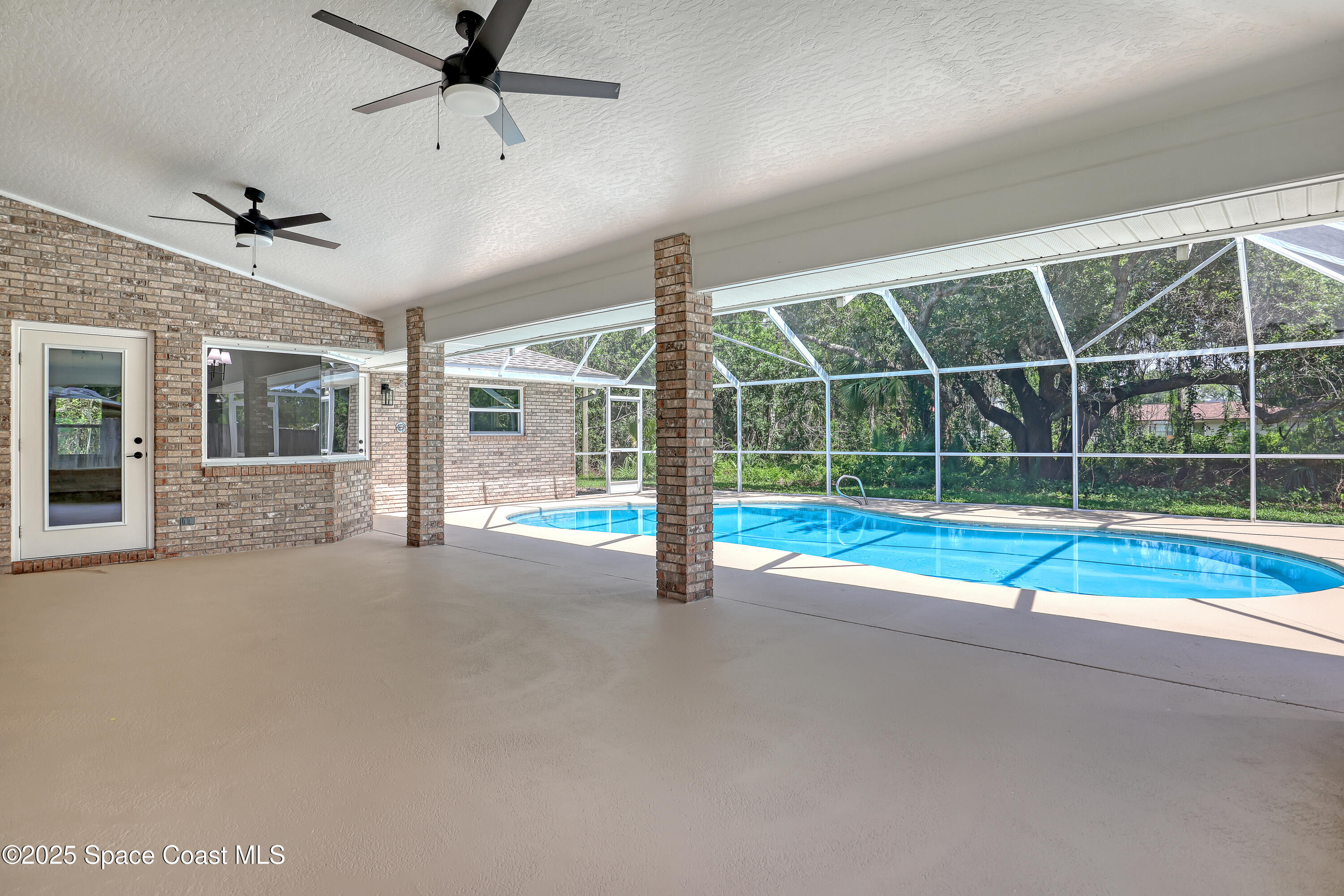 781 Bremerhaven Street NW