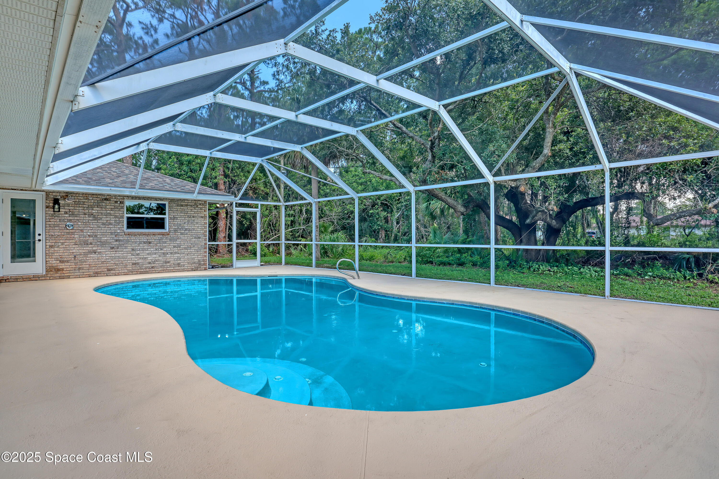 781 Bremerhaven Street NW